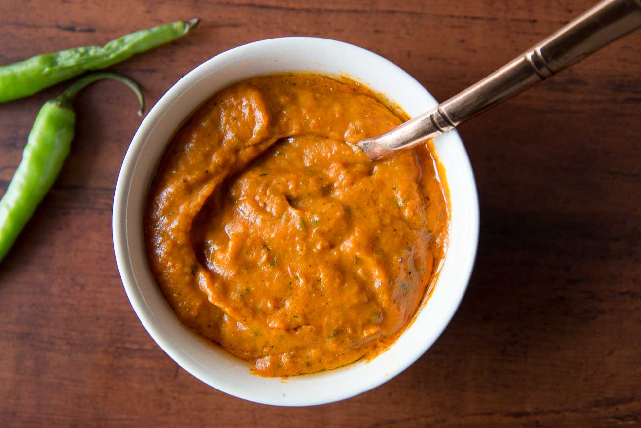 टमाटर और कढ़ी पत्ते की चटनी रेसिपी - Tomato Curry Leaf Chutney Recipe 