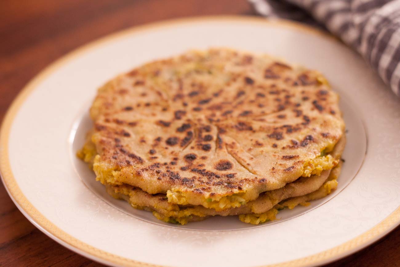 Stuffed Mooli Paratha Recipe (Radish Flat Bread)