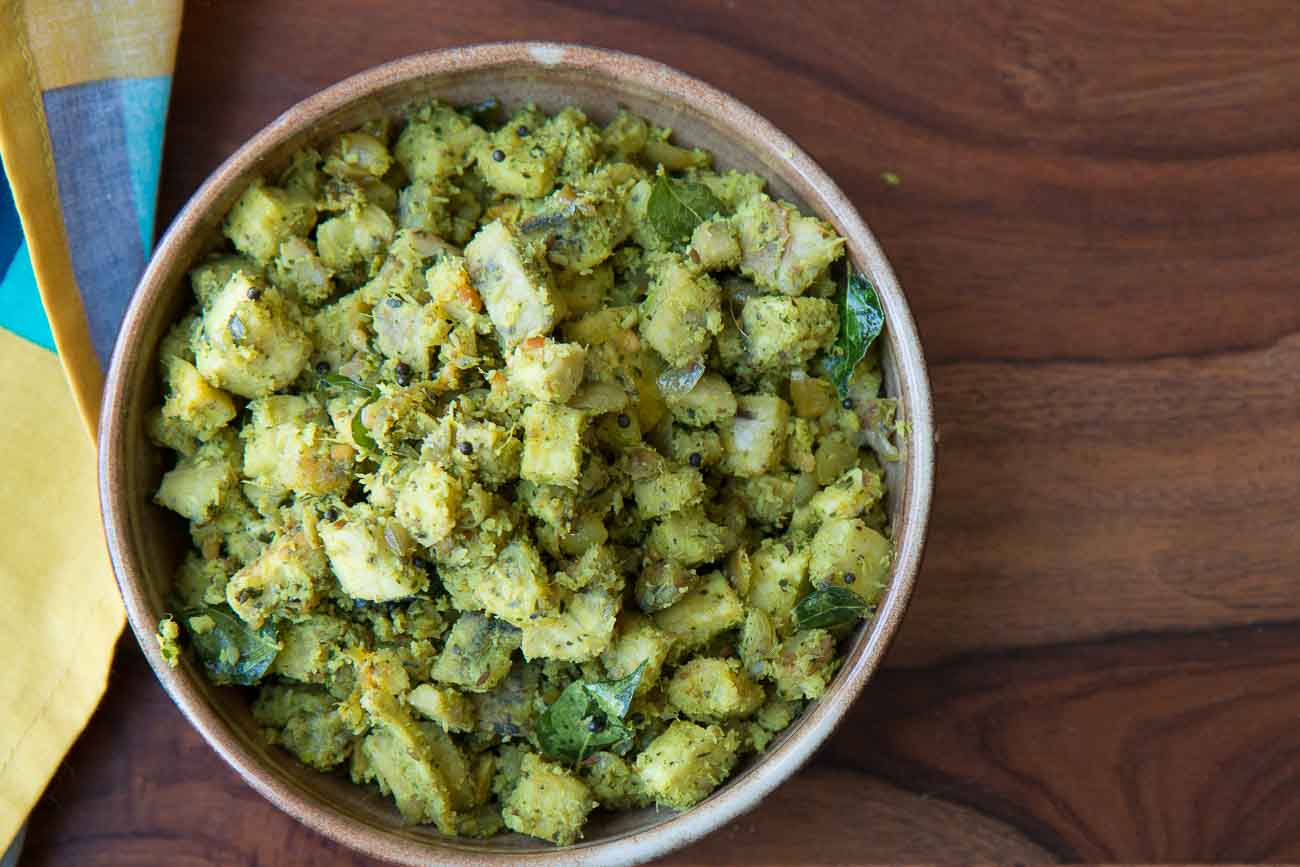 कच्चे केले का थोरन रेसिपी - Raw Banana Thoran (Recipe In Hindi) कच्चे केले का थोरन रेसिपी - Raw Banana Thoran (Recipe In Hindi)