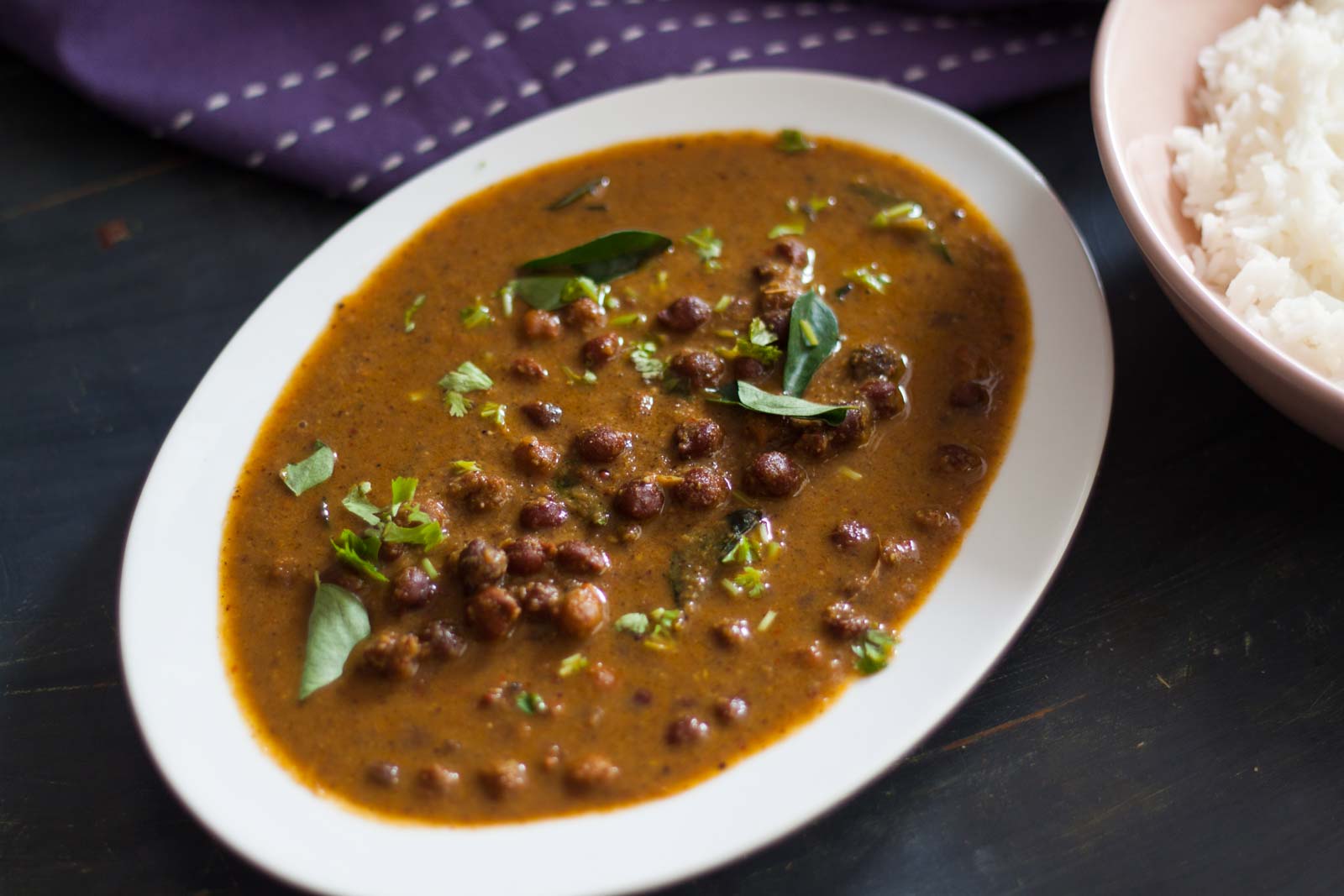 Maharashtrian Style Kala Chana Cooked In Koli Masala Recipe 