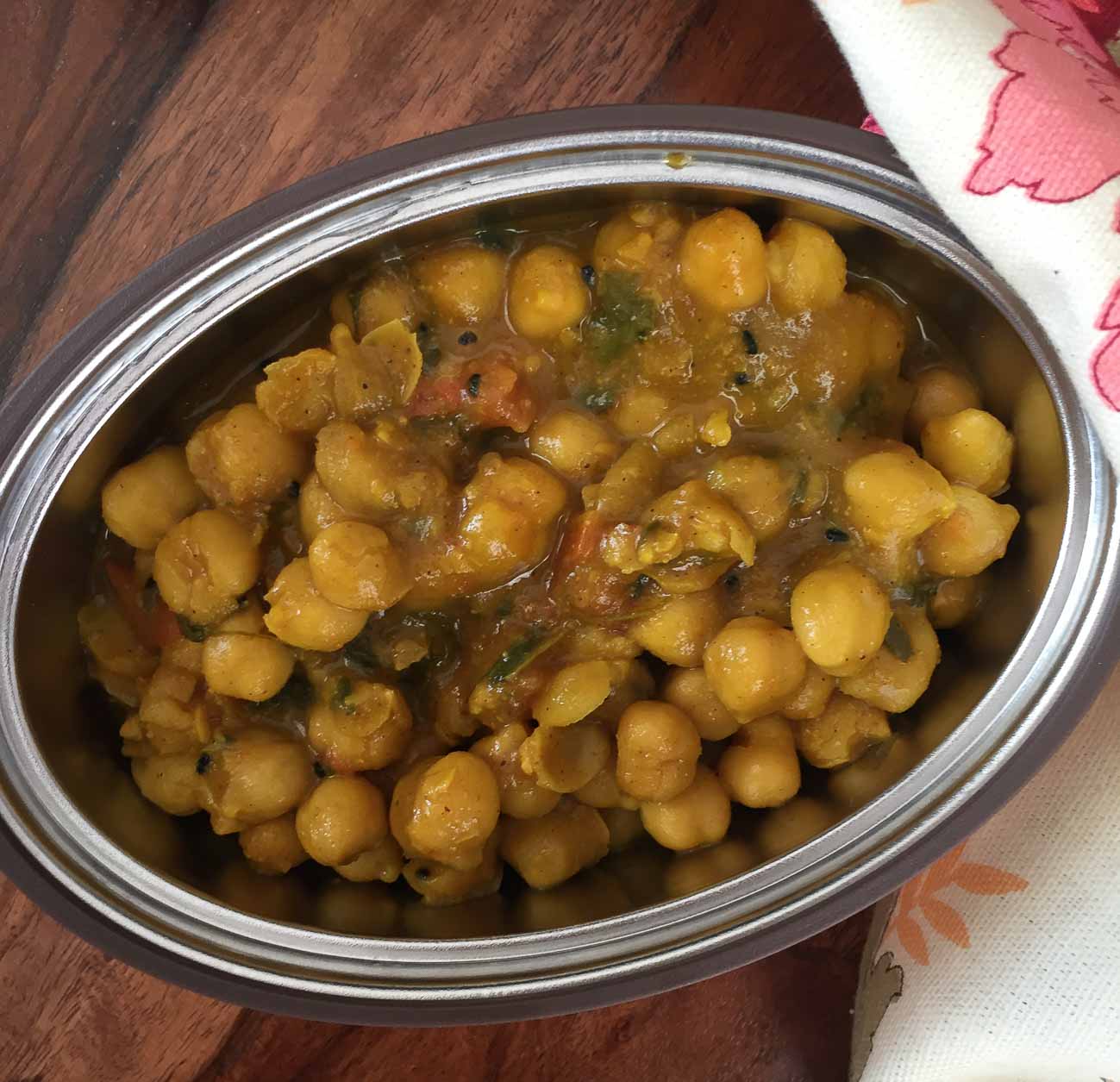 Lunch With Vaya Chana Masala Tawa Paratha Salad 1