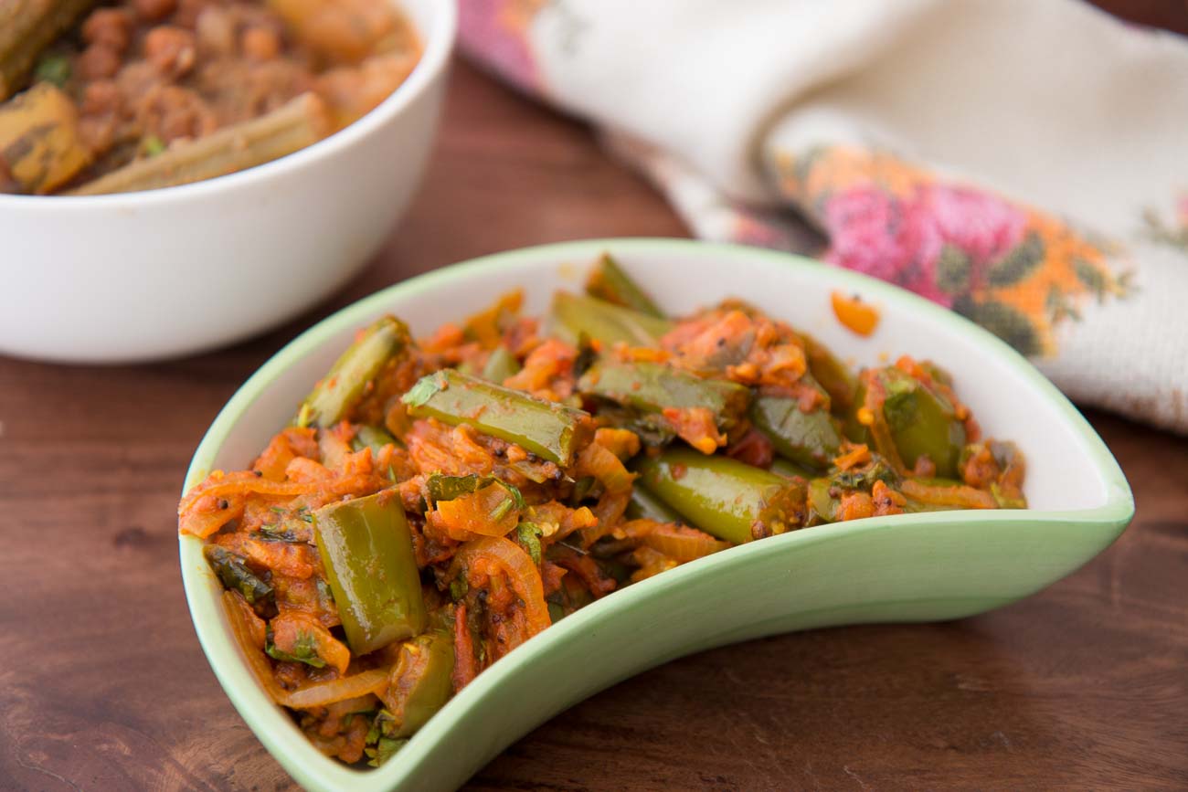 Long Brinjal Sabzi Poriyal Recipe Flavored With Coriander Seeds 3