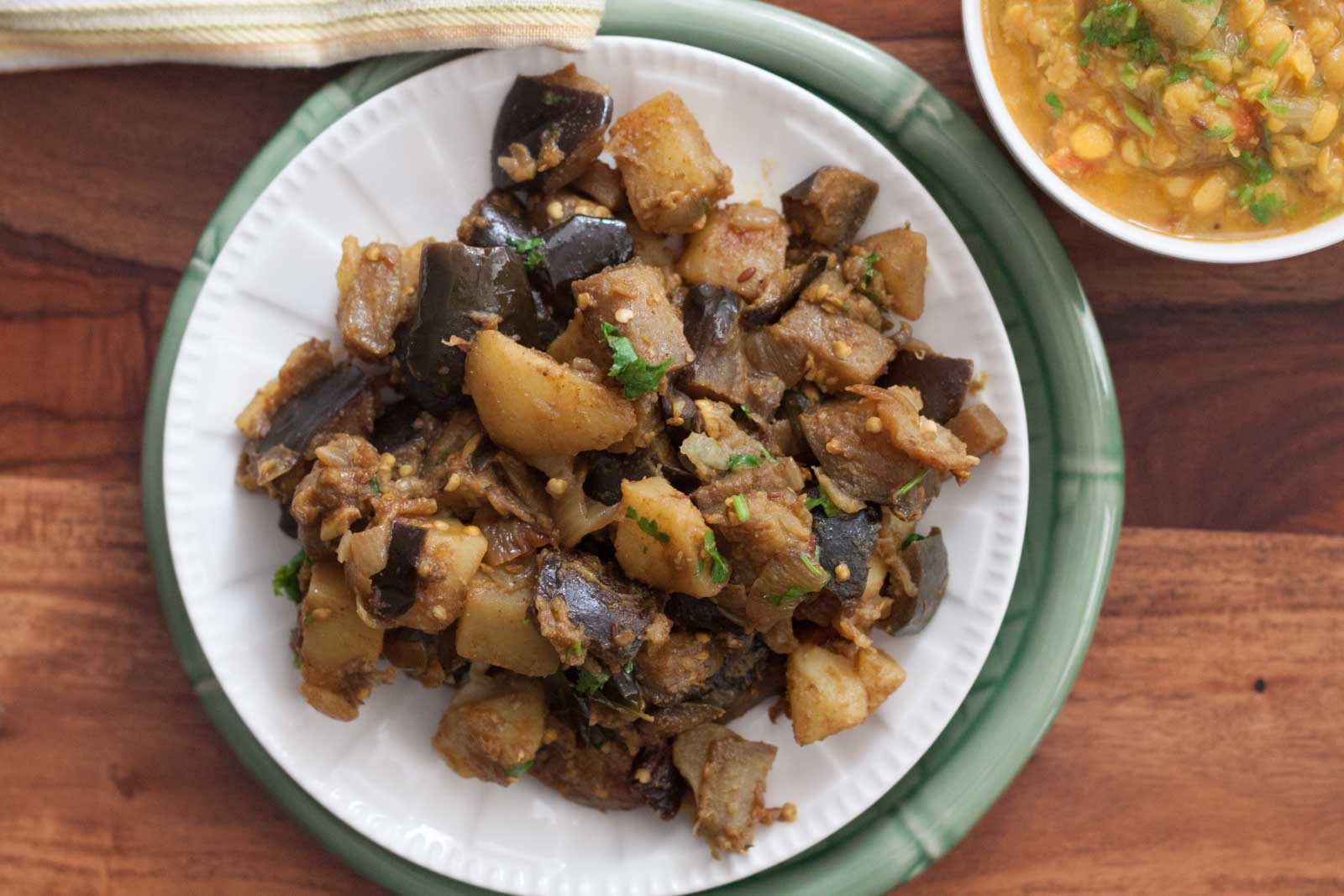 Saunf Wale Aloo Baingan Recipe - Fennel Spiced Potato And Eggplant