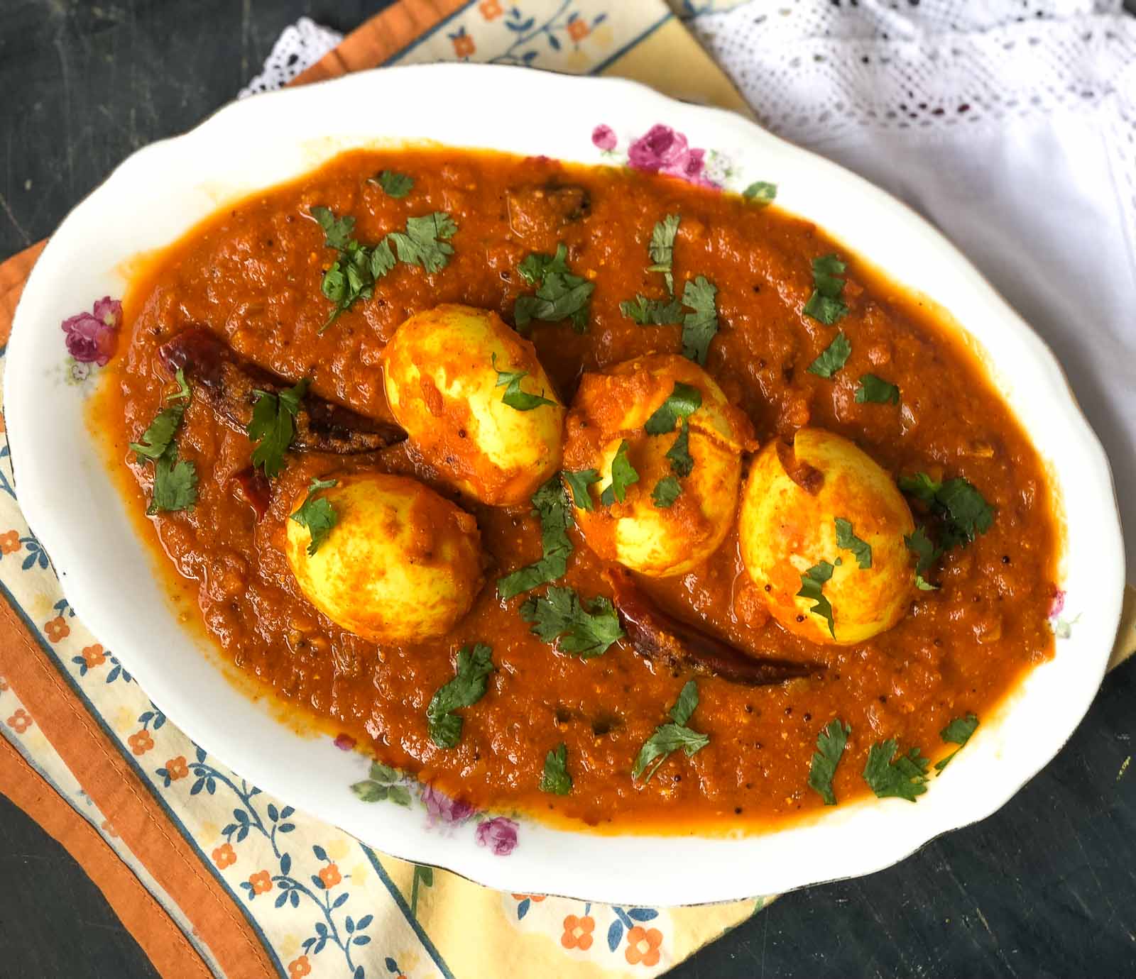 ढाबा स्टाइल एग करी रेसिपी - Dhaba Style Egg Curry Recipe