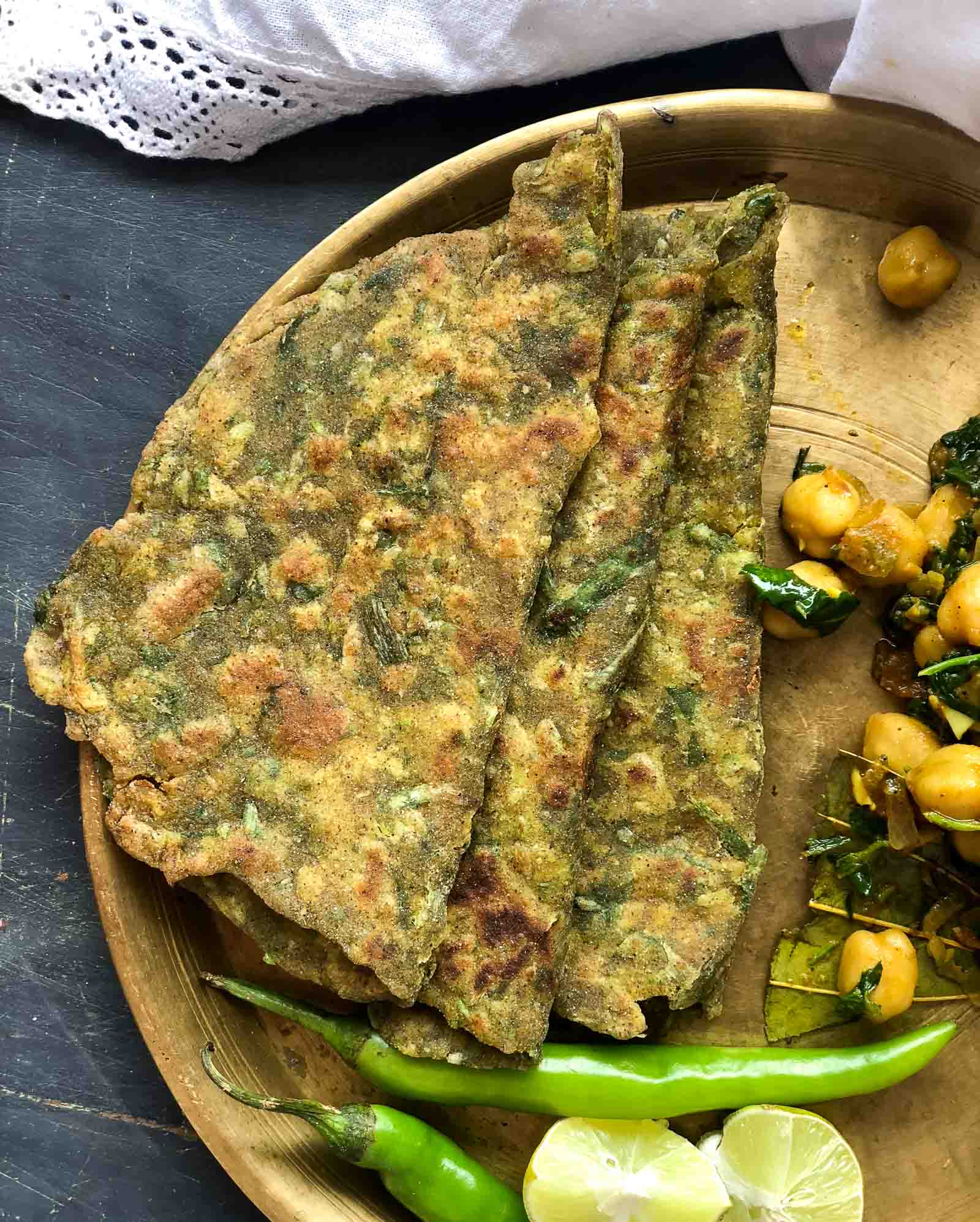 Hara Pyaz Paratha Recipe - Spring Onion Paratha Recipe 