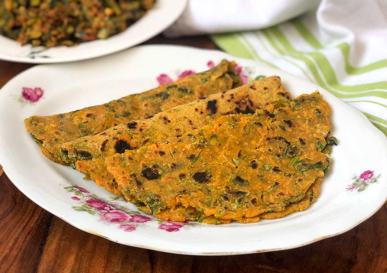 Carrot Methi Jowar Thepla Recipe