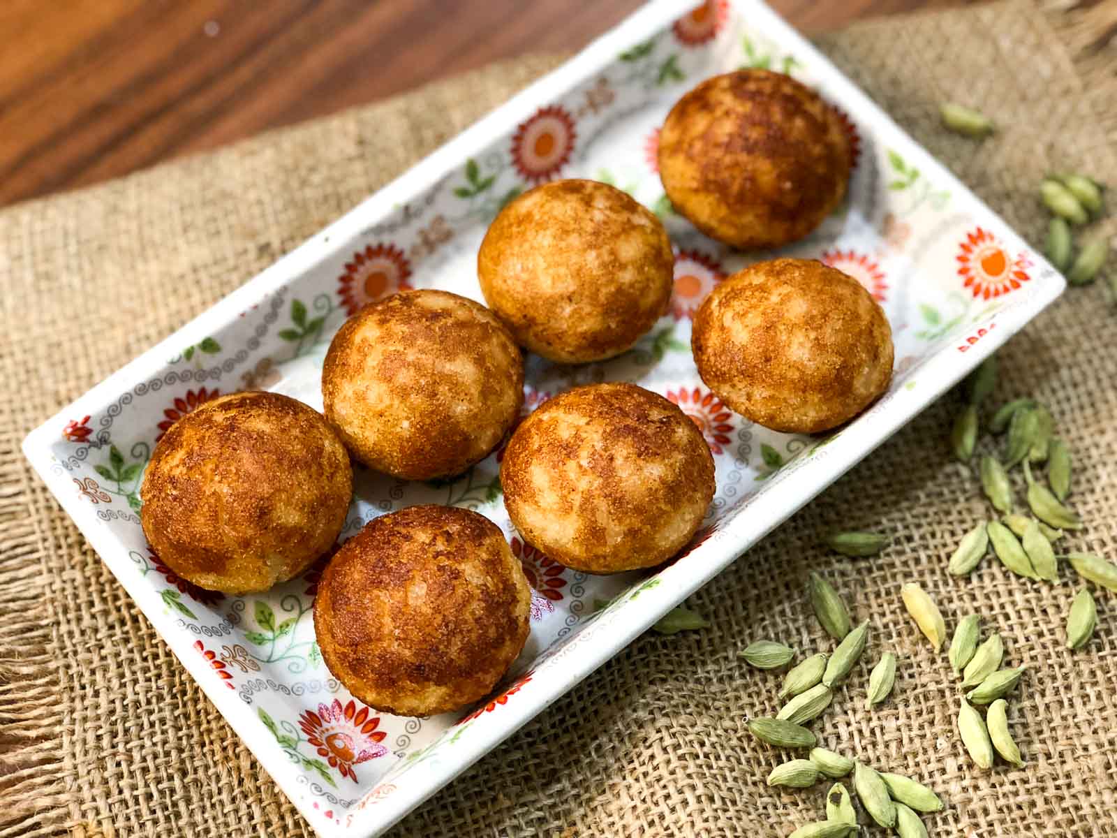 Nei Appam / Unniyappam Recipe - Coconut Banana Fritters