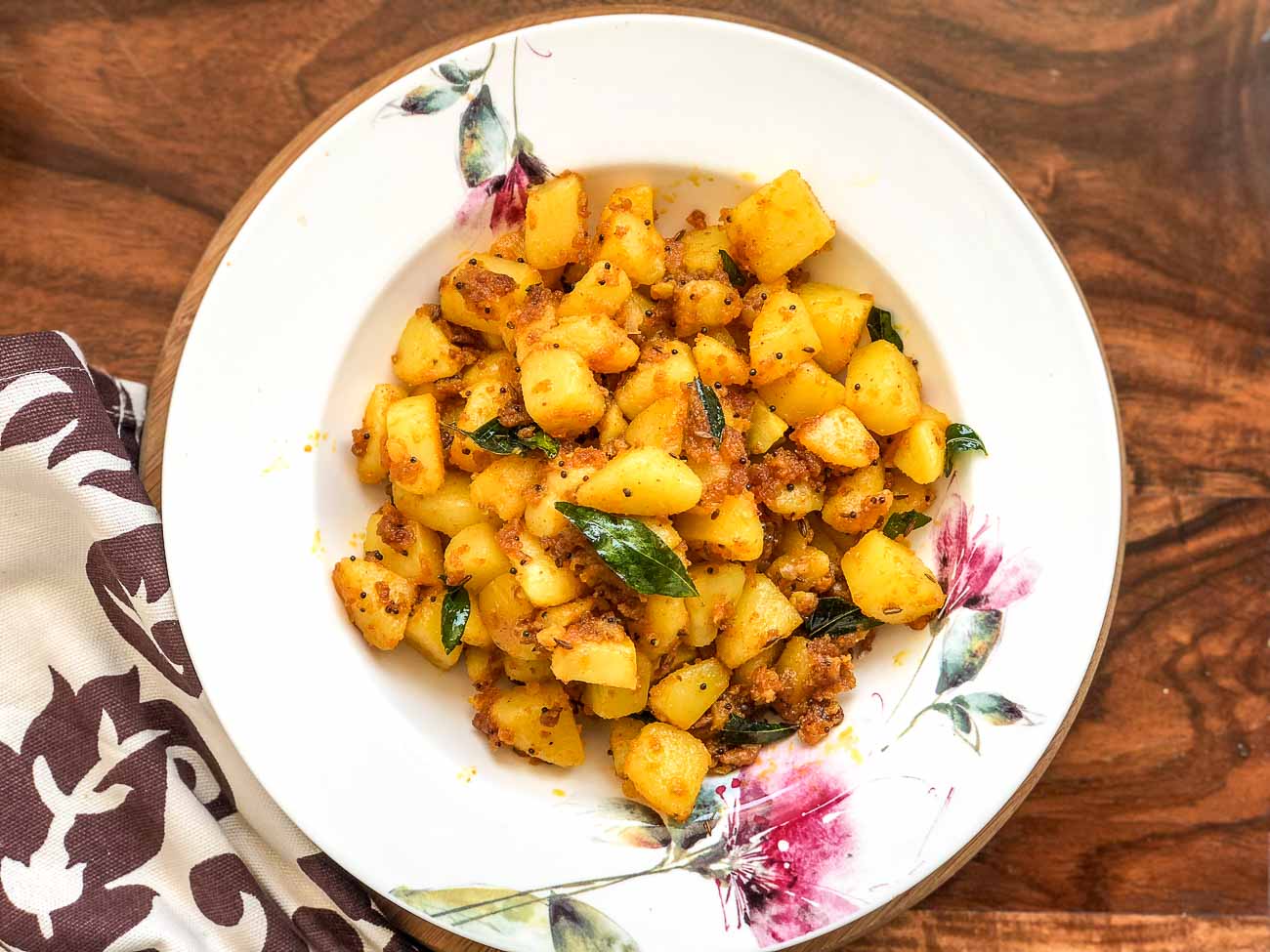 Urulai Kizhangu Roast Recipe - Spicy Potato Roast Recipe