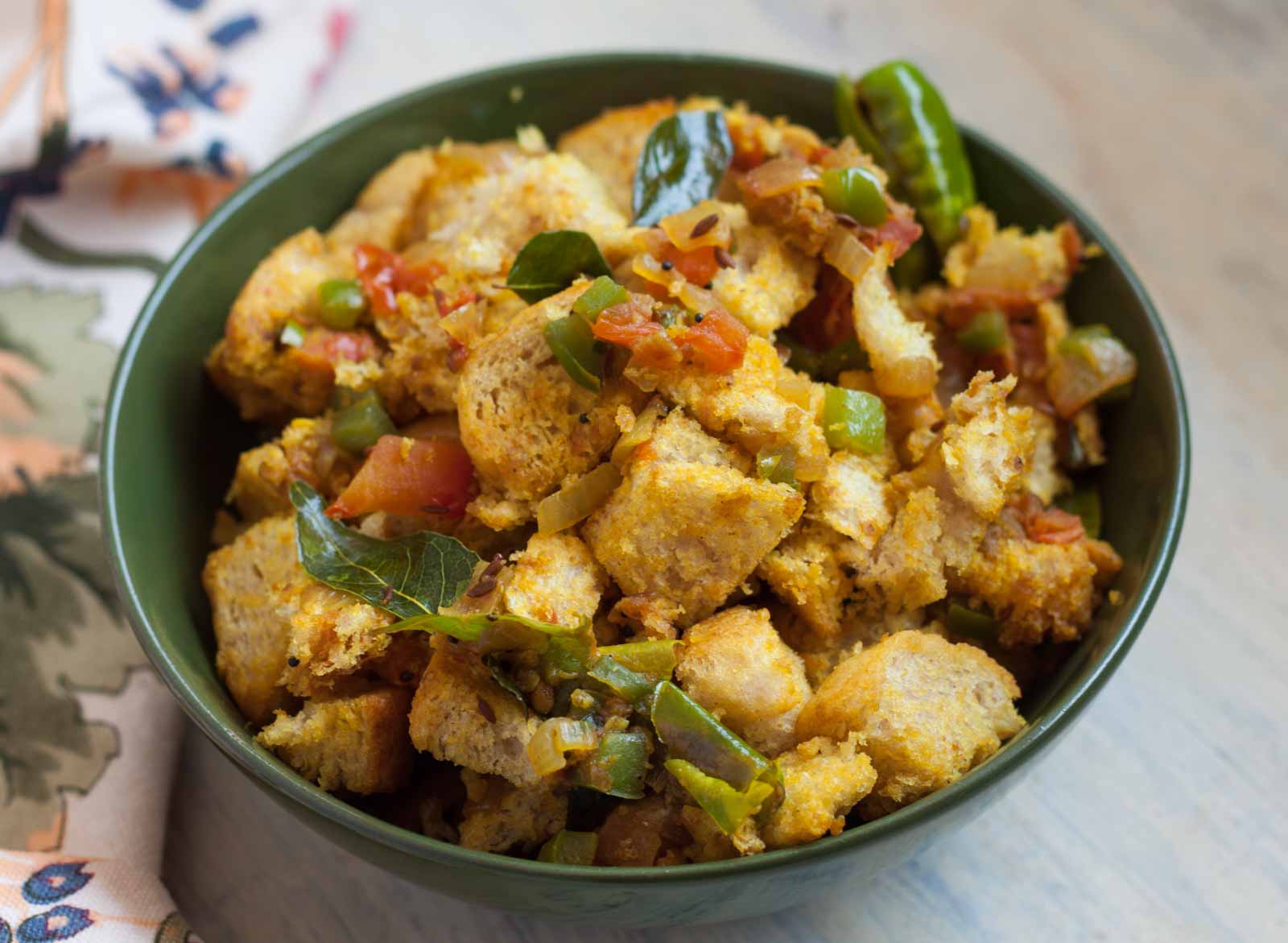 Spicy And Tangy Bread Upma Recipe