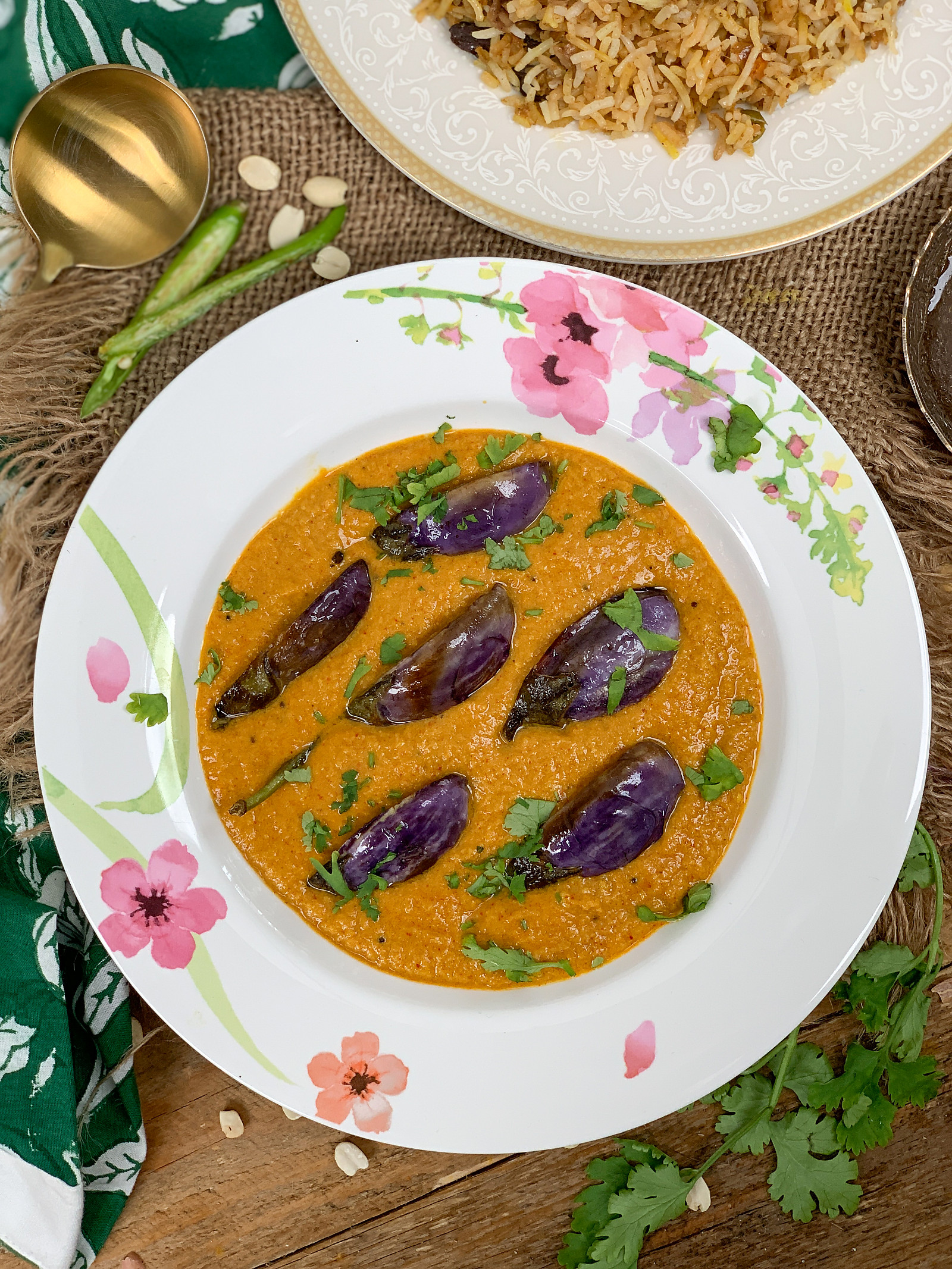 Hyderabadi Bagara Baingan Recipe - Brinjal In Spicy Peanut Curry