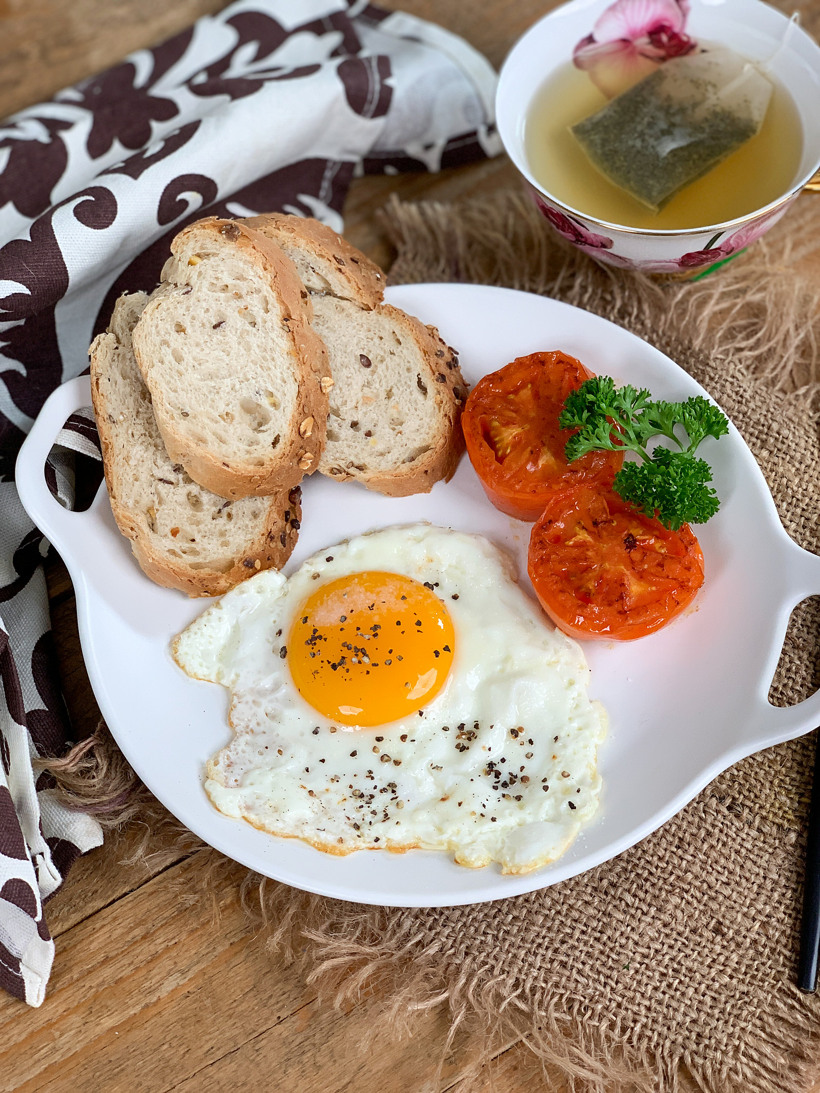 The Perfectly Cooked Sunny Side Up Eggs