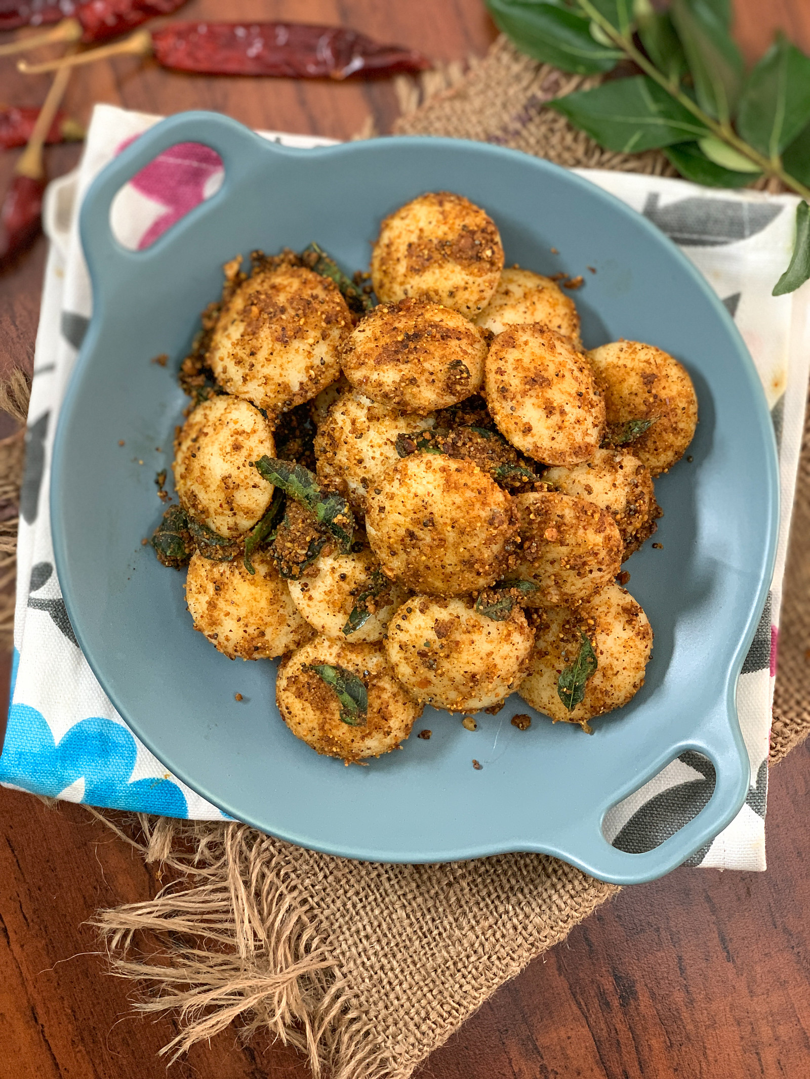 Moong Dal Idli With Thengai Milagai Podi Recipe