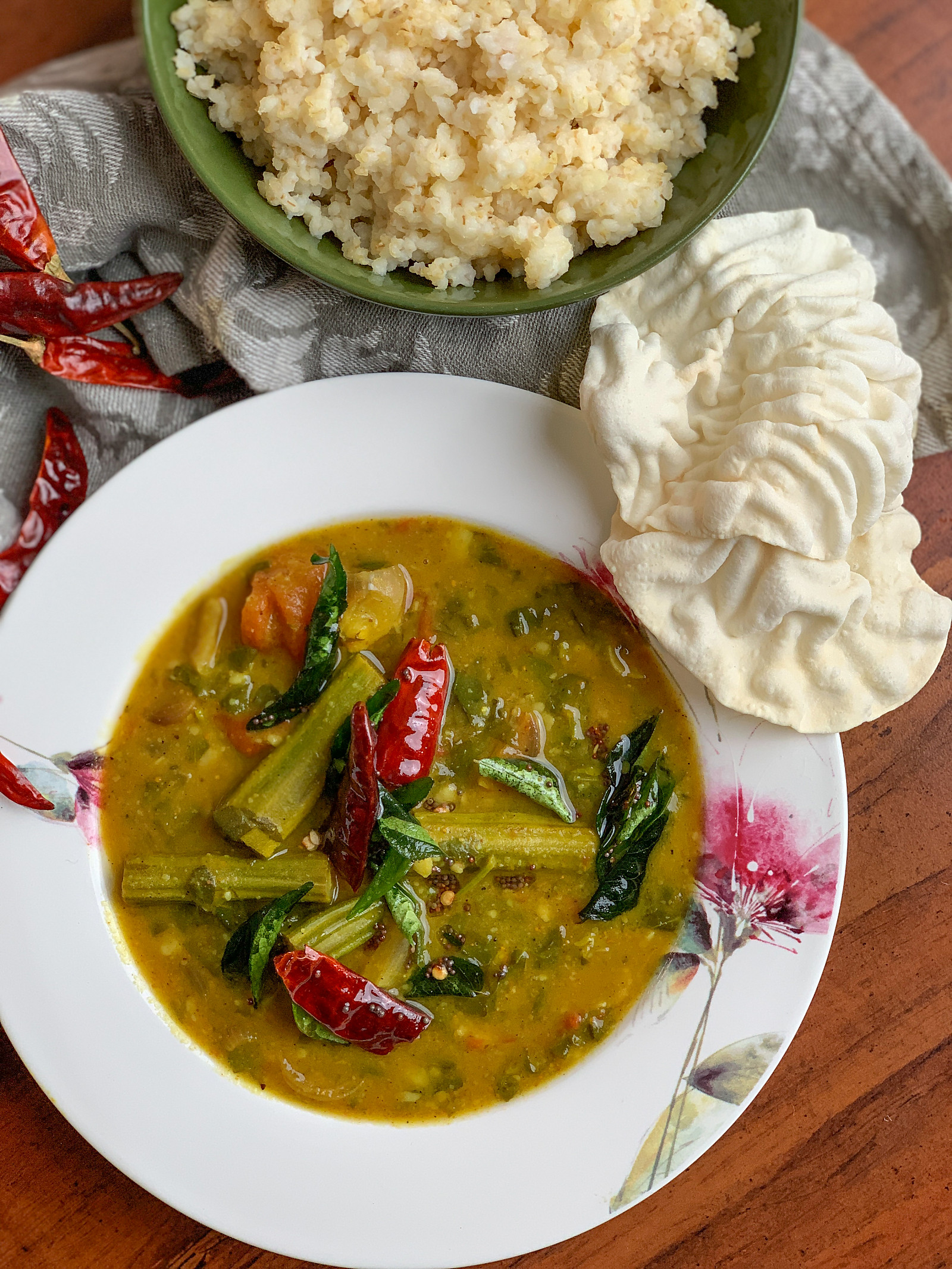 Murungakkai Vendhaya Keerai Sambar Recipe-Drumstick & Fenugreek Greens Sambar