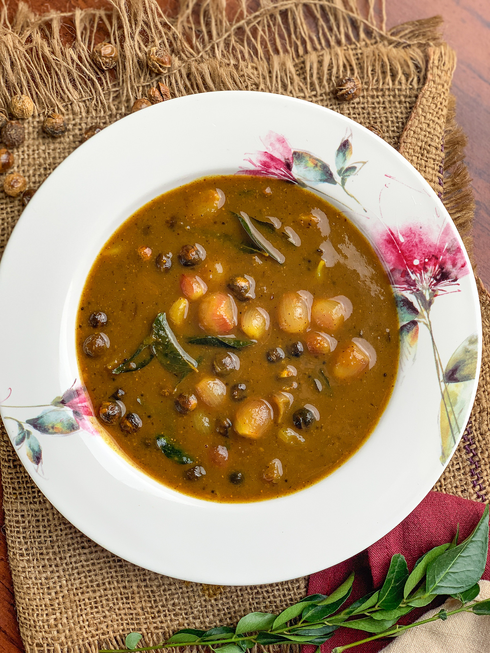 Sundakkai / Manathakkali Kai Vathal Kuzhambu Recipe - A Spicy Tamarind Curry