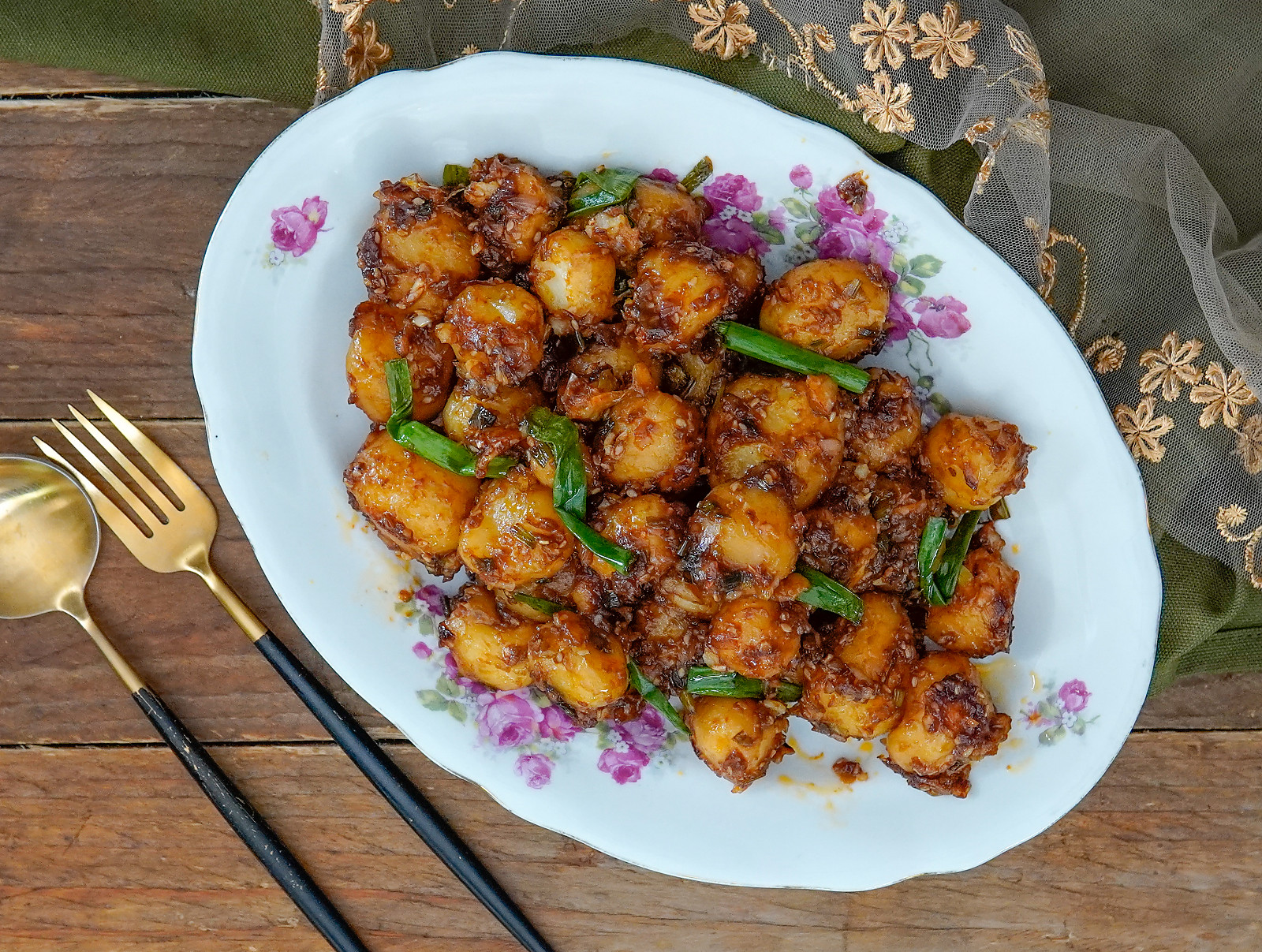 Honey Sesame Chilli Potato Recipe - Indian Chinese Chilli Potato