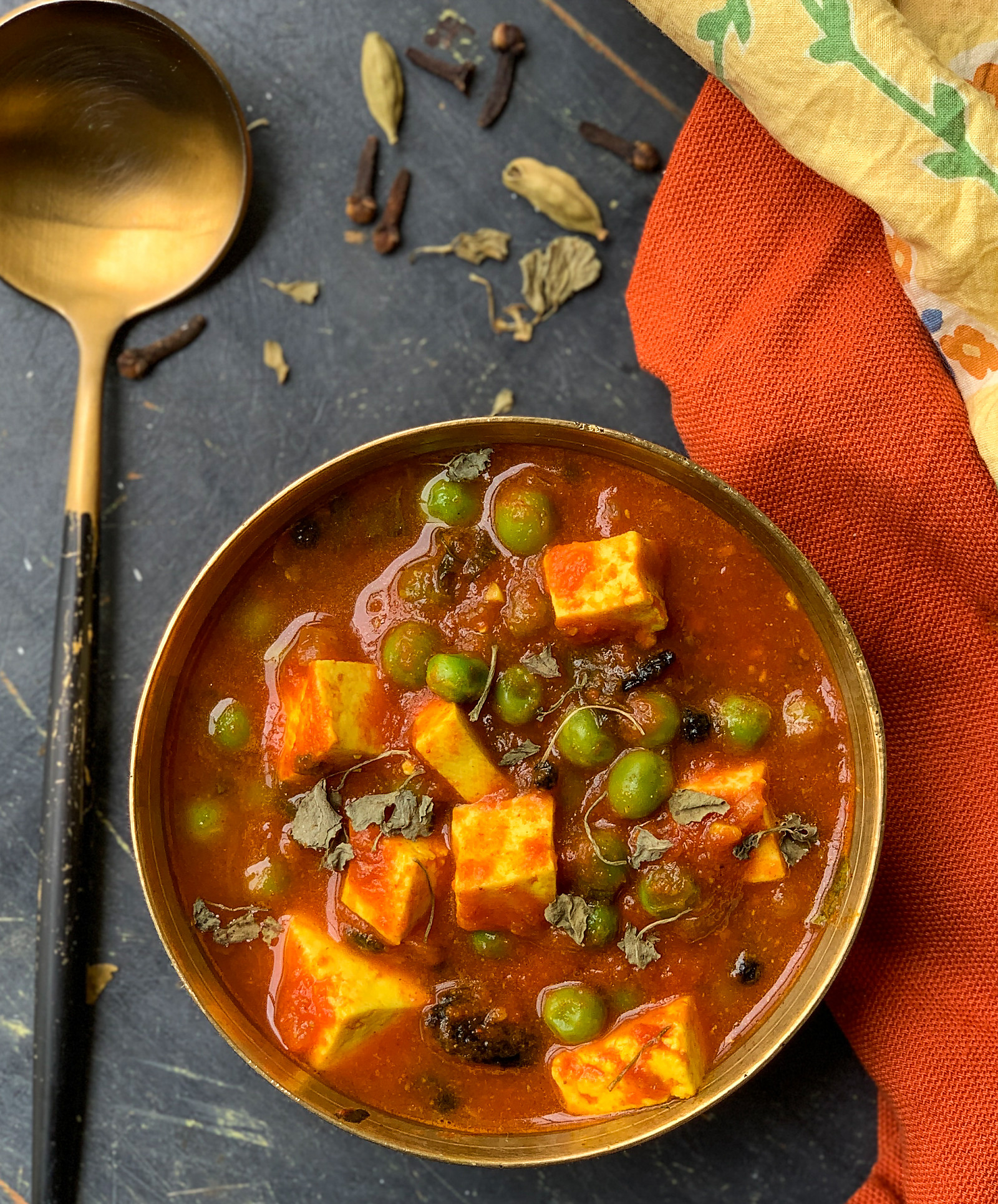 Matar Paneer Recipe - Paneer in Peas Gravy