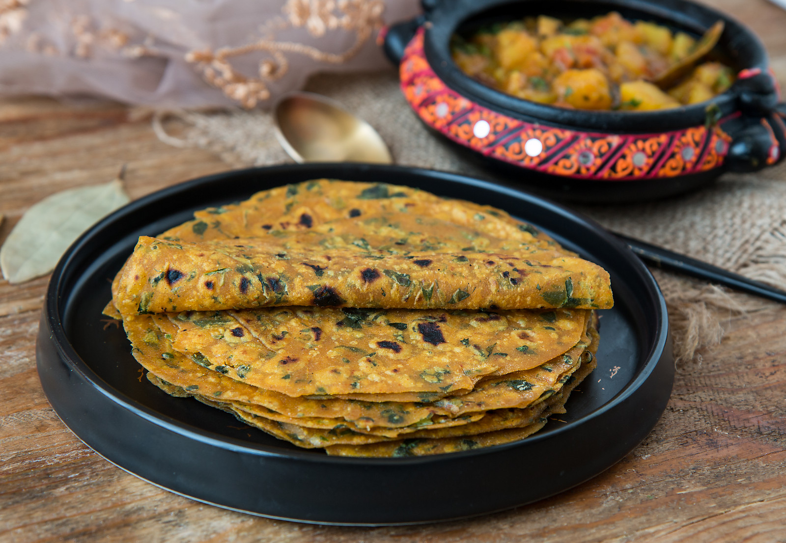 Gujarati Methi Thepla- Spiced Indian Flat Bread with Fenugreek Leaves