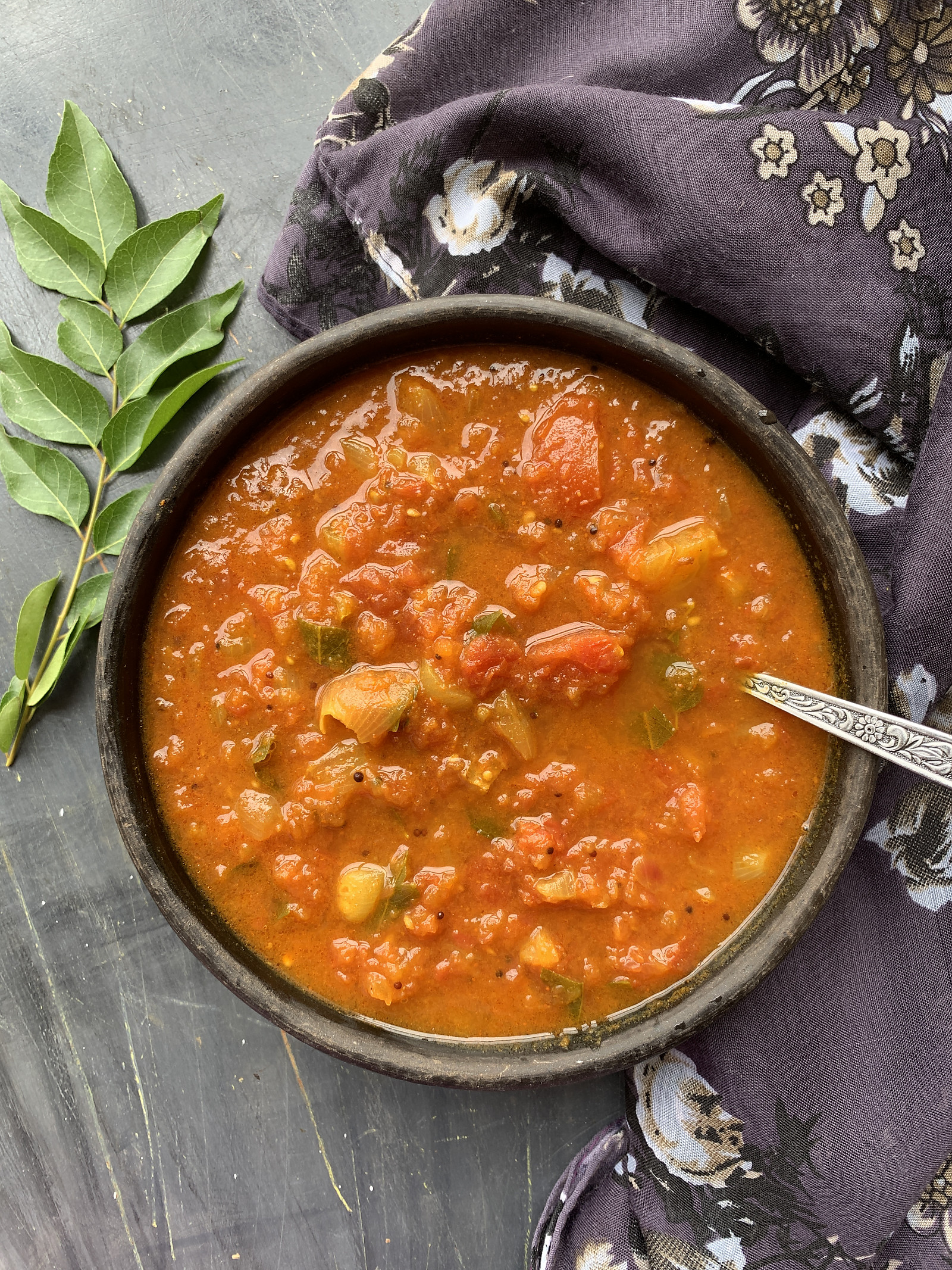 Thakkali Gotsu Recipe | Thakkali Curry | Spicy & Tangy Tomato Gravy