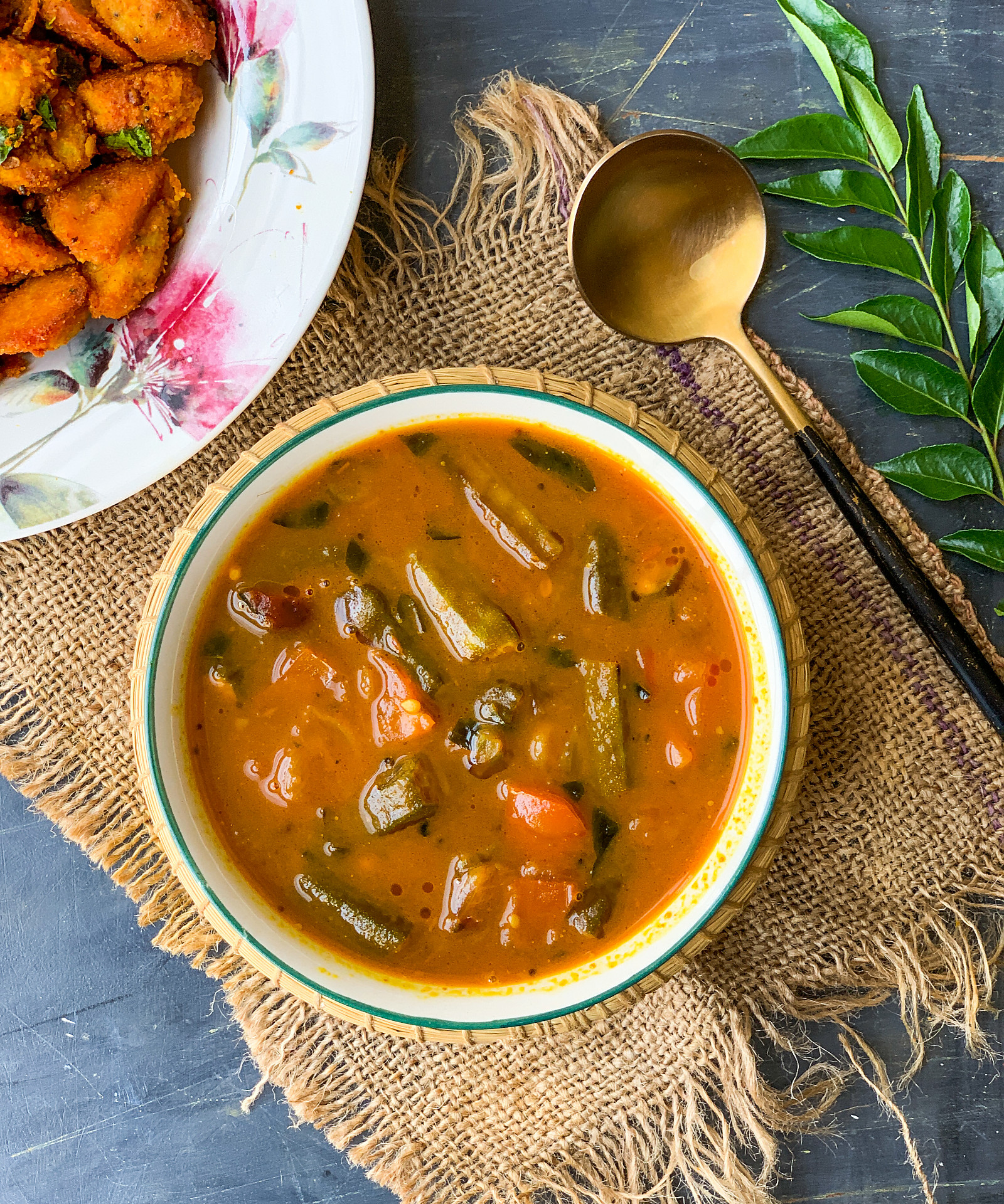 Bendakaya Pulusu Recipe - Andhra Style Tangy Ladies Finger Curry