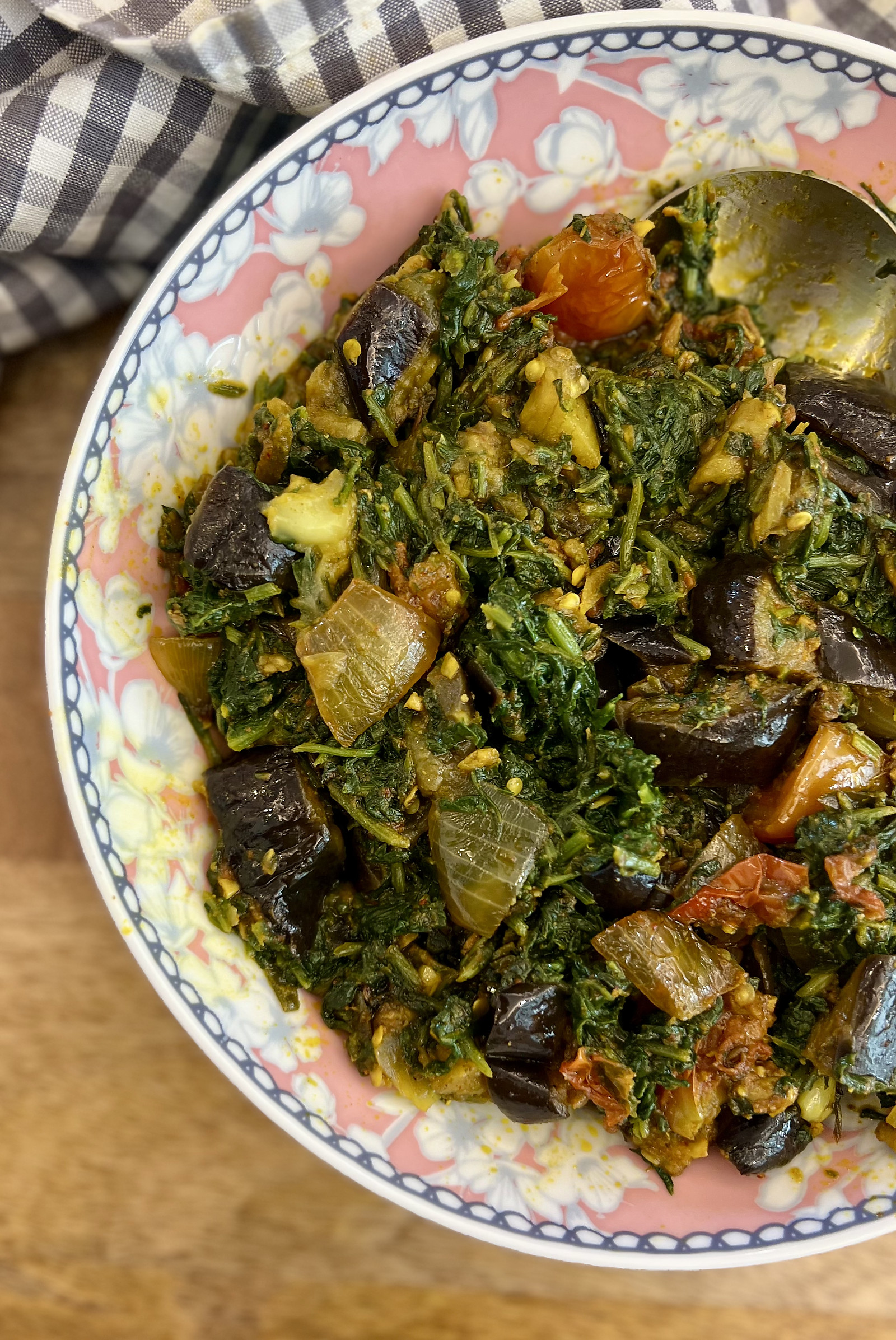 Palak Baingan Ki Sabzi Recipe | Healthy Spinach & Eggplant Stir Fry | Quick Indian Vegan Side Dish Palak Baingan Ki Sabzi Recipe | Healthy Spinach & Eggplant Stir Fry | Quick Indian Vegan Side Dish