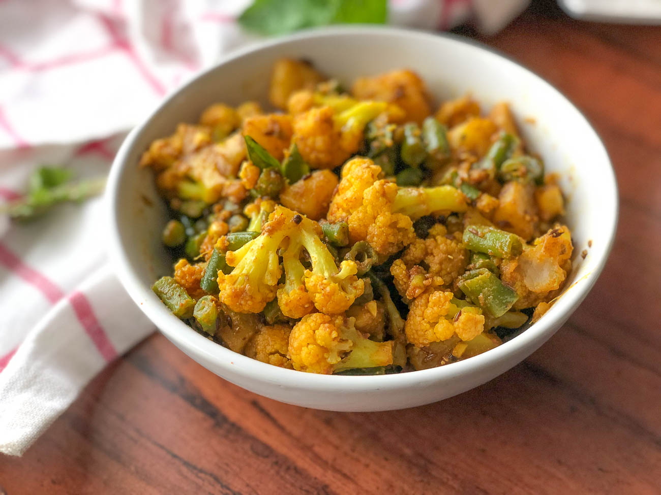 Spicy & Masaledar Aloo Gobi & Beans Tawa Sabzi Recipe