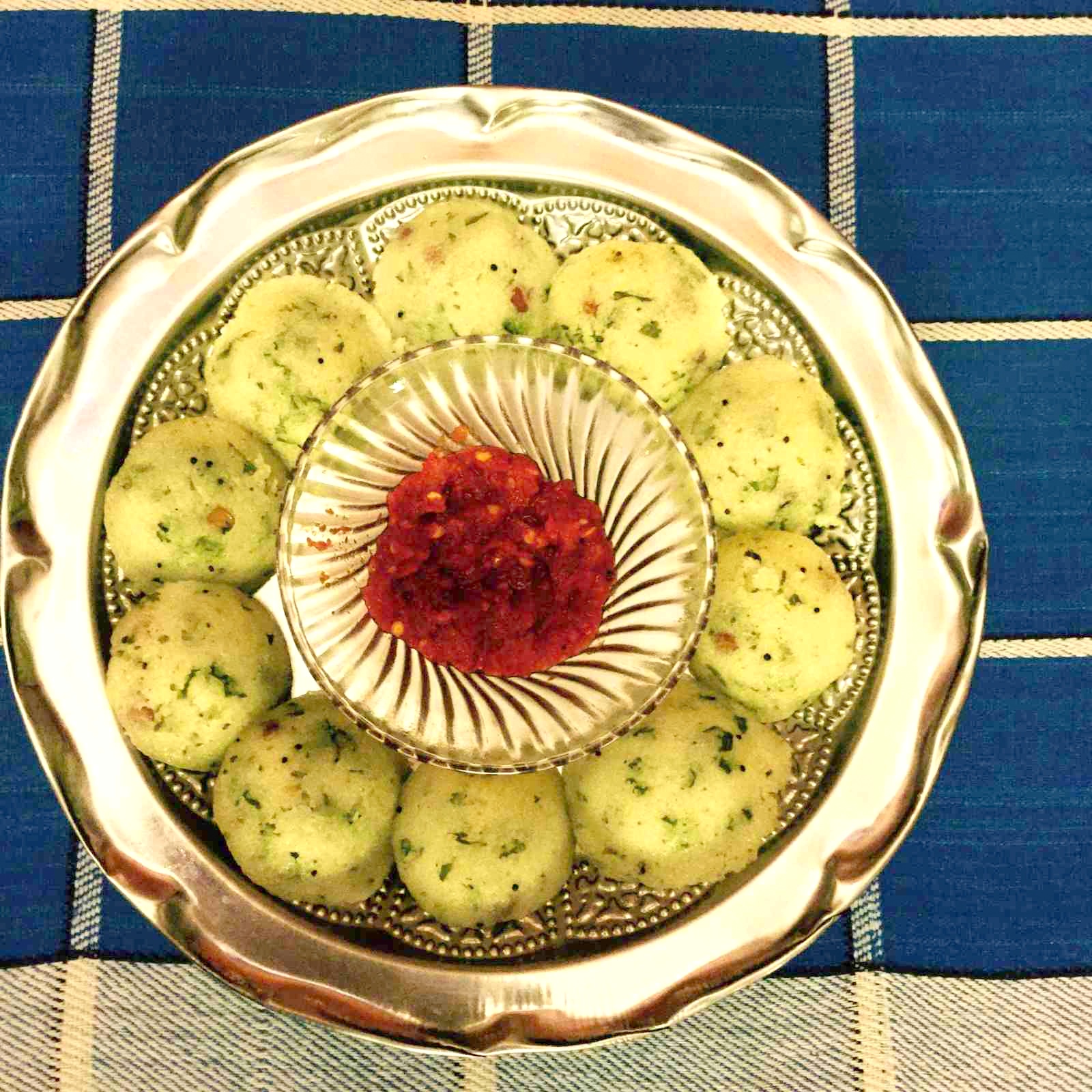 Mini Rava Idli With Tomato Chutney Recipe