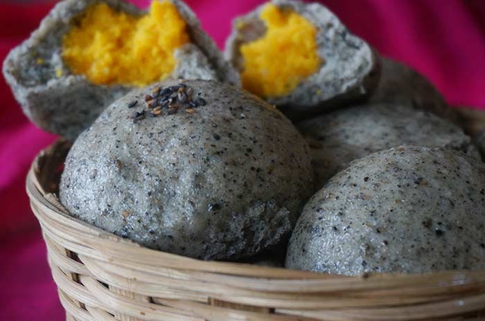 Chinese style Black Sesame Nai Huang Bao Recipe (Steamed Custard Buns)