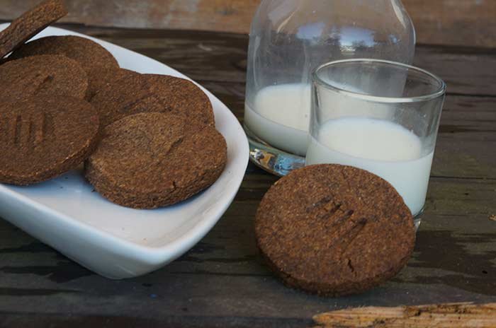 Eggless Ragi & Whole Wheat Crisp Biscuits Recipe