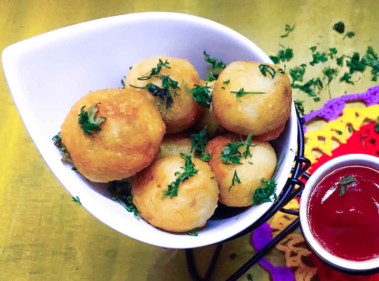 Bread Batata Vada Recipe-Crispy Bread Bonda Stuffed With Spicy Aloo