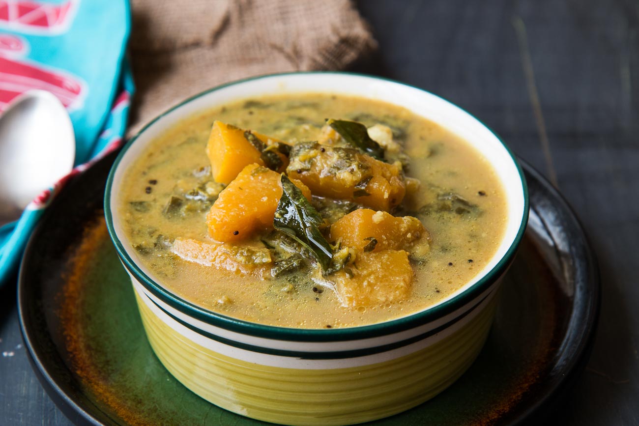 Parangikkai Keerai Kuzhambu Recipe (Pumpkin Spinach Curry)