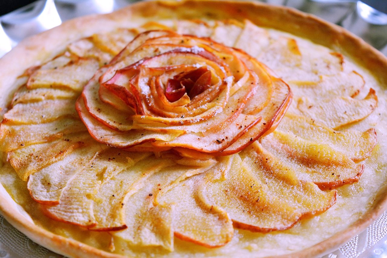 Eggless French Rosy Apple Tart Recipe Eggless French Rosy Apple Tart Recipe