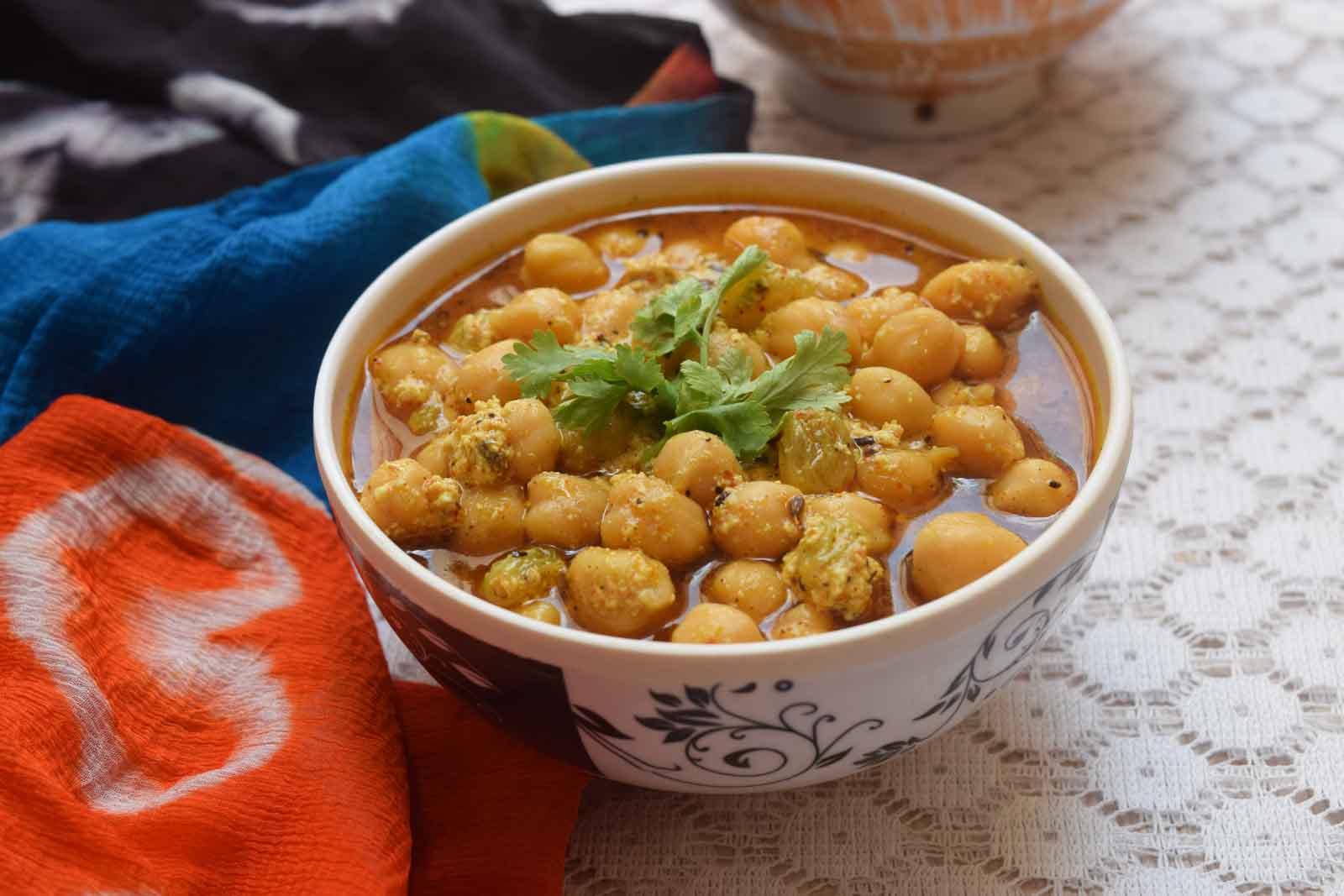 हिमाचली चना मद्रा रेसिपी - Himachali Chana Madra (Recipe In Hindi)