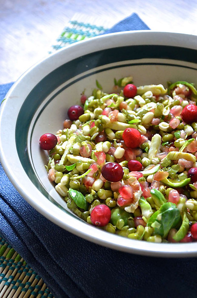 Featured image of post Steps to Prepare Sprouted Green Gram Salad With Pomegranate