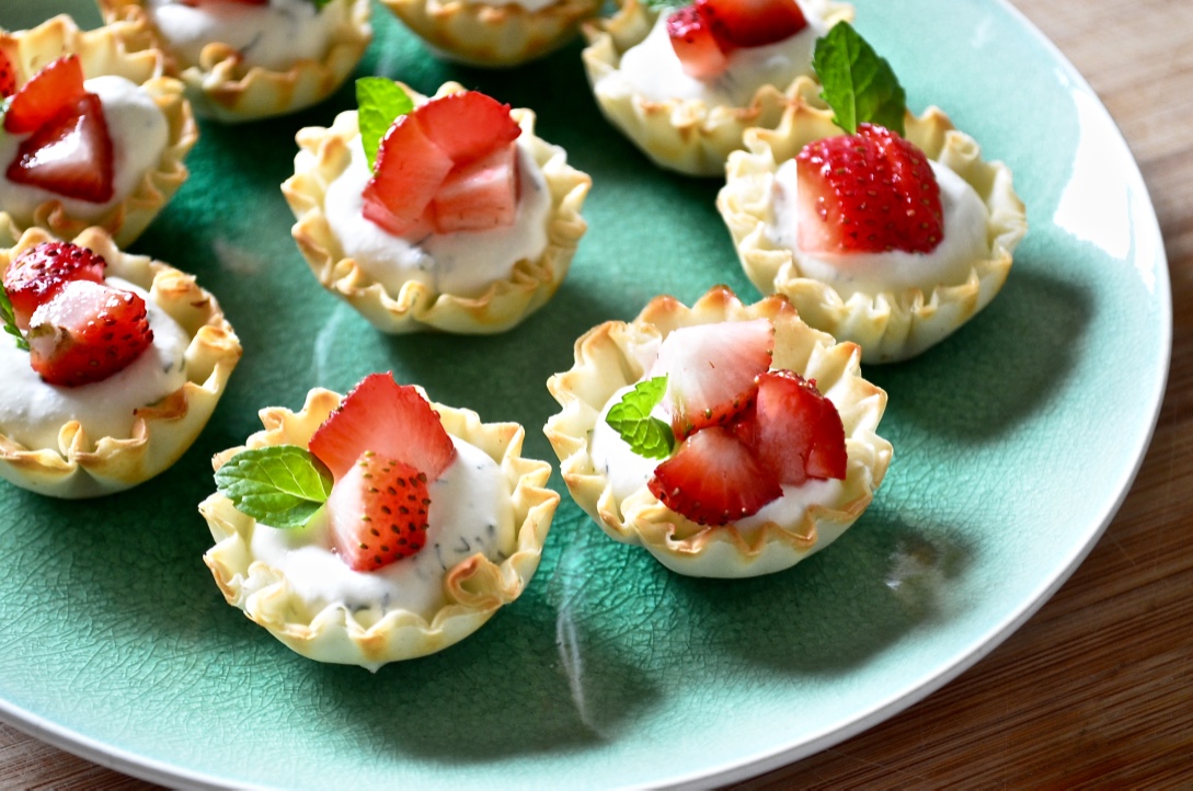Cold Phyllo Tartlets With Cream Cheese And Dill Toppings Recipe