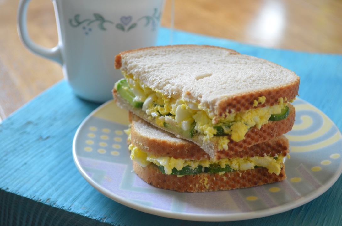 https://www.archanaskitchen.com/images/archanaskitchen/1-Author/Divya_Shivaraman_/Rye_Breakfast_sandwich_with_Cucumber_and_Eggs.jpg