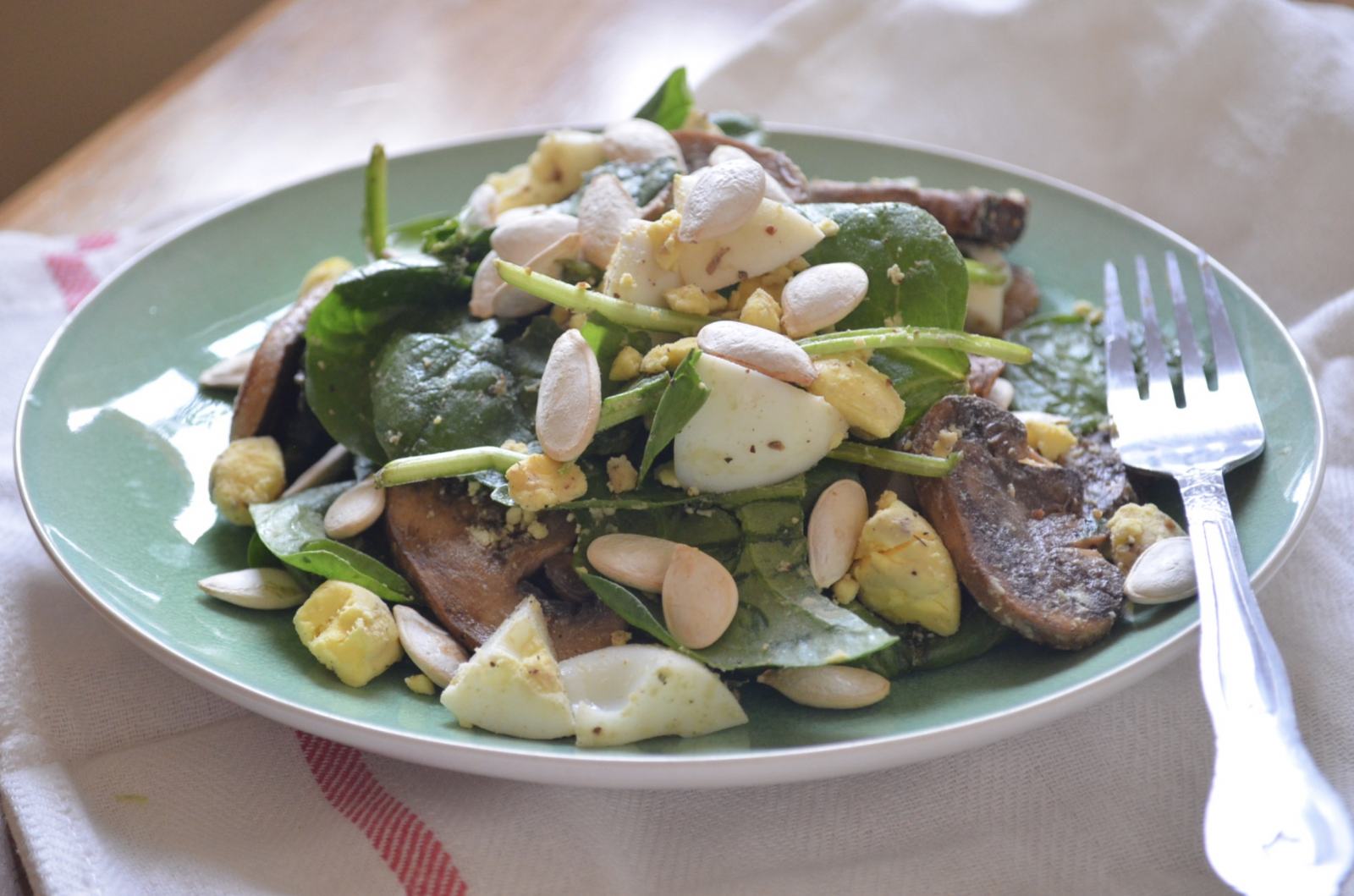 Spinach Salad Recipe With Boiled Eggs And Mushrooms