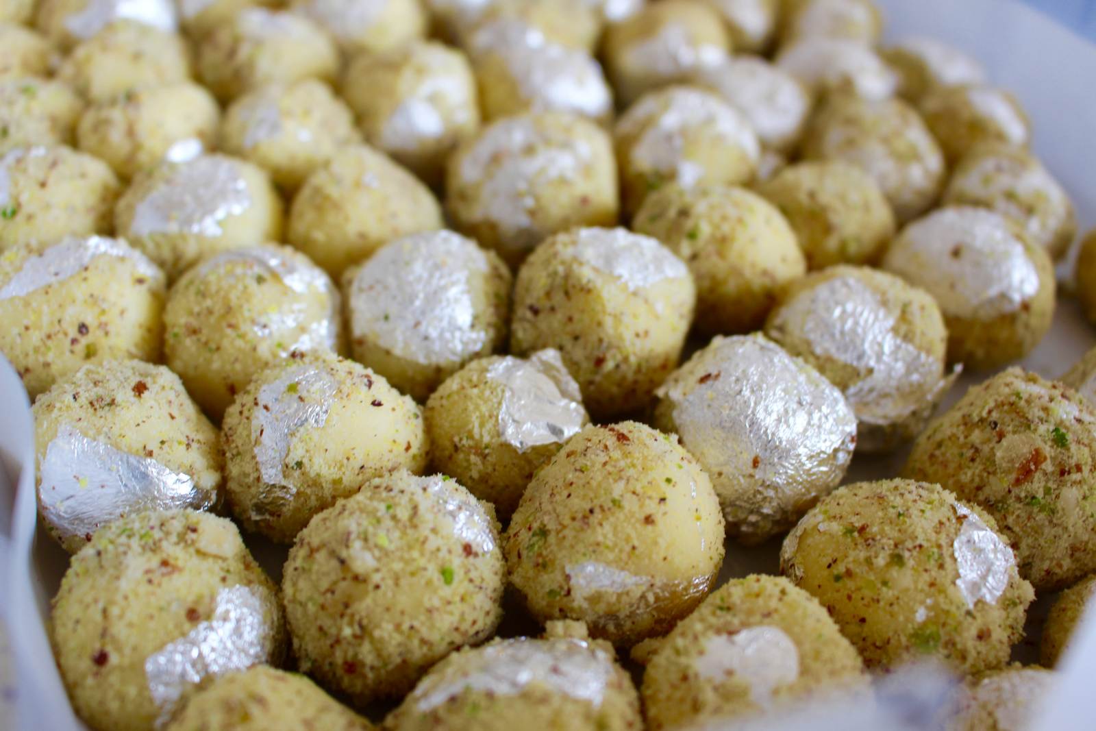 Kesar-Pista White Chocolate Truffles Recipe Kesar-Pista White Chocolate Truffles Recipe