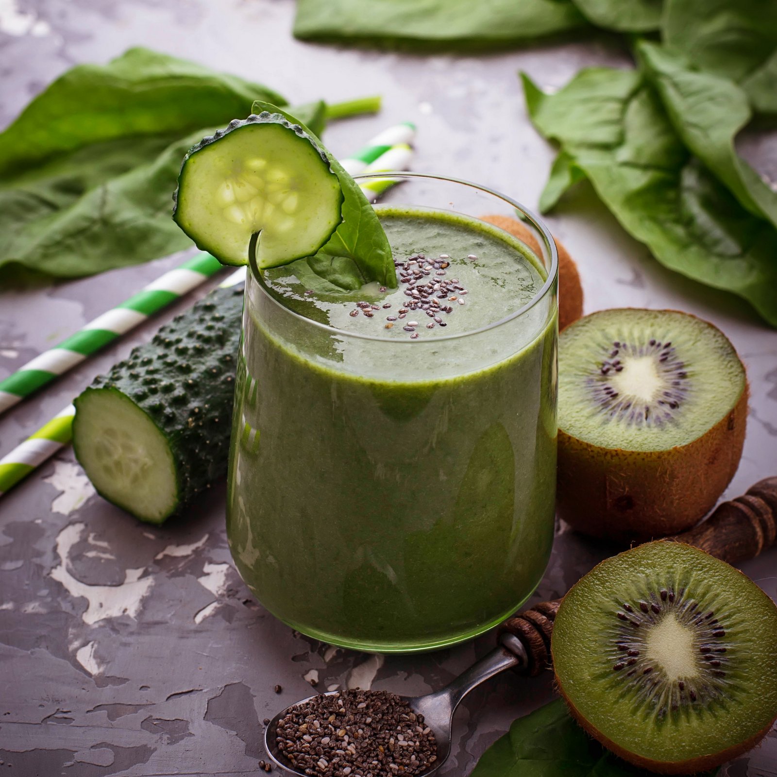 Refreshing Smoothie Recipe With Cucumber & Kiwi