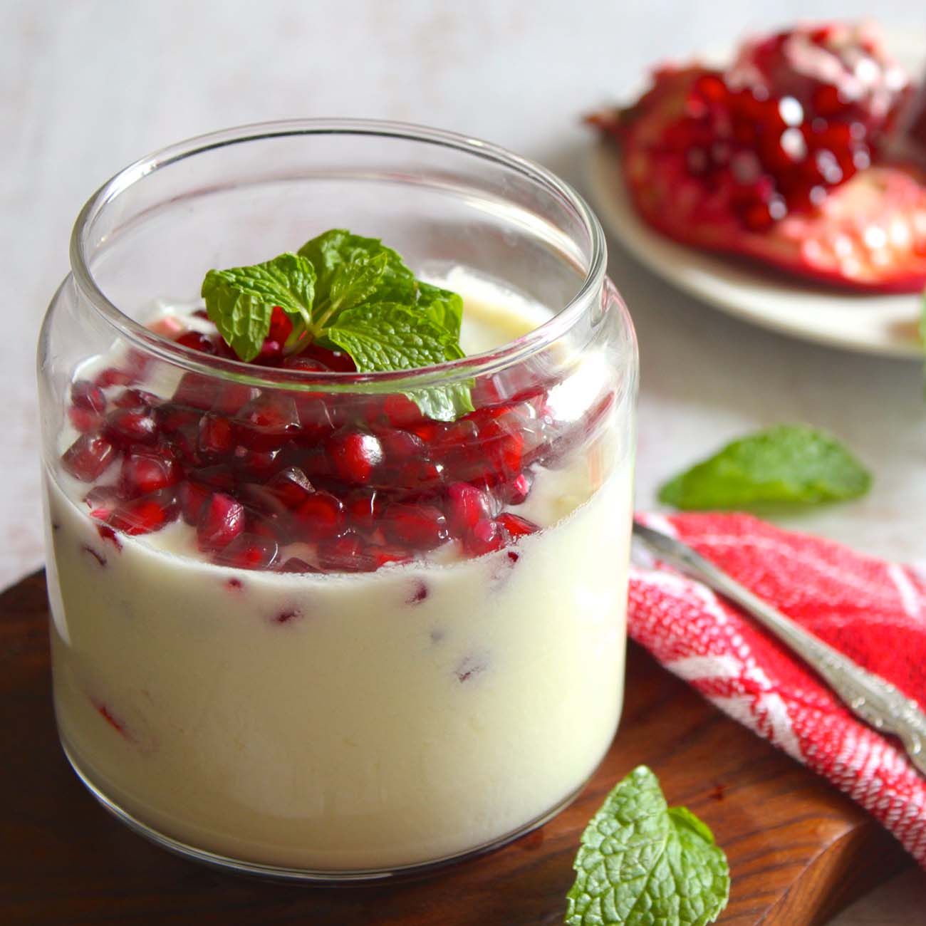 mint pomegranate raita