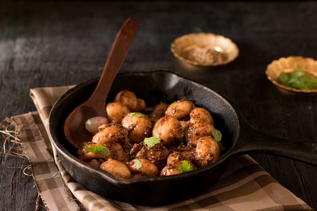 लहसुन और काली मिर्च मशरुम रेसिपी - Garlic And Pepper Mushroom Stir Fry Recipe