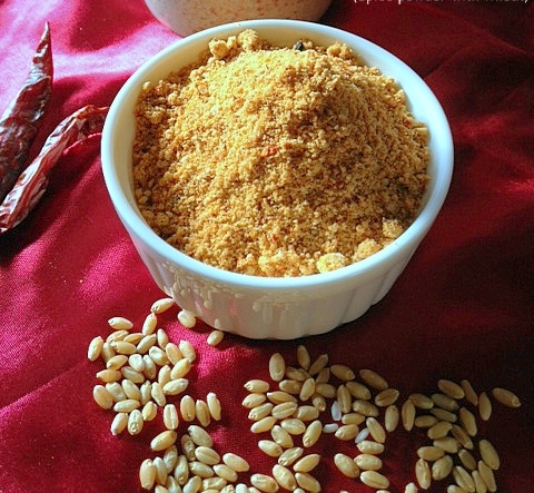 Godhi Chutney Podi Recipe (Wheat Germ South Indian Spice Powder)