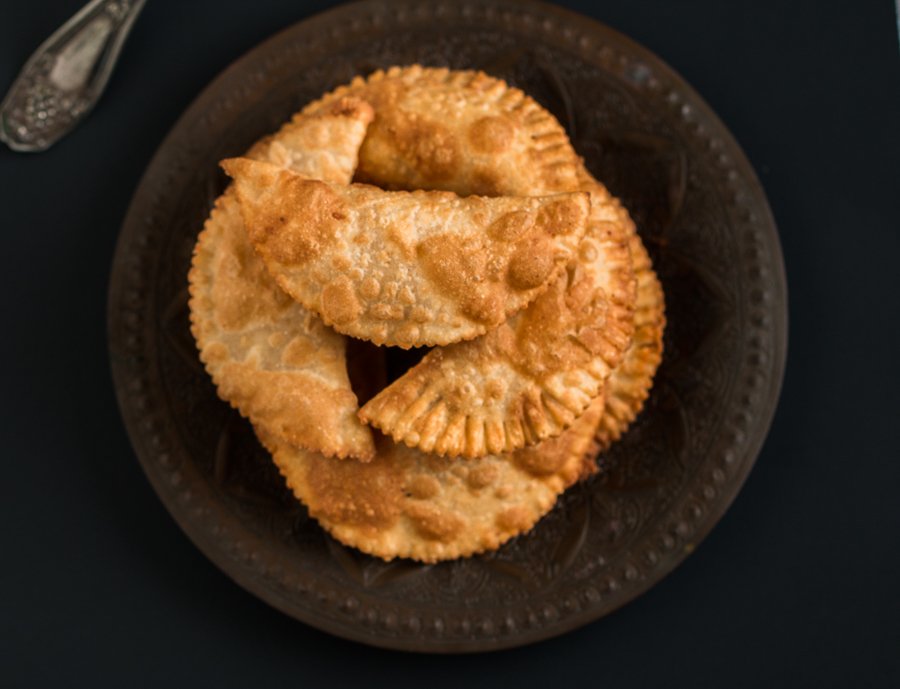 Karjikai (Karnataka Style Deep Fried Sweet Pastry Recipe)