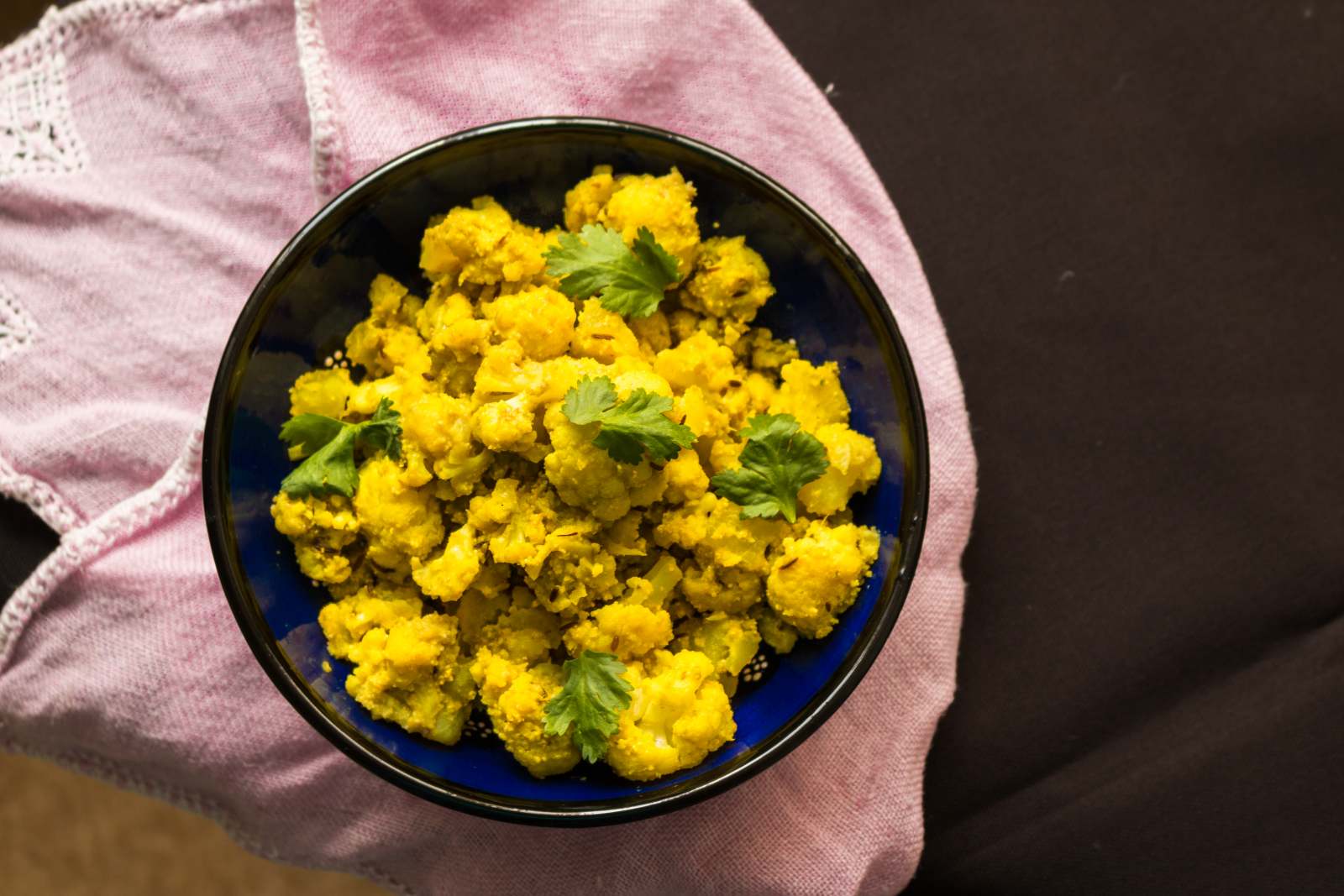 Bengali Phool Gobhir Paturi Recipe (Cauliflower & Potatoes With Poppy Seed Paste)