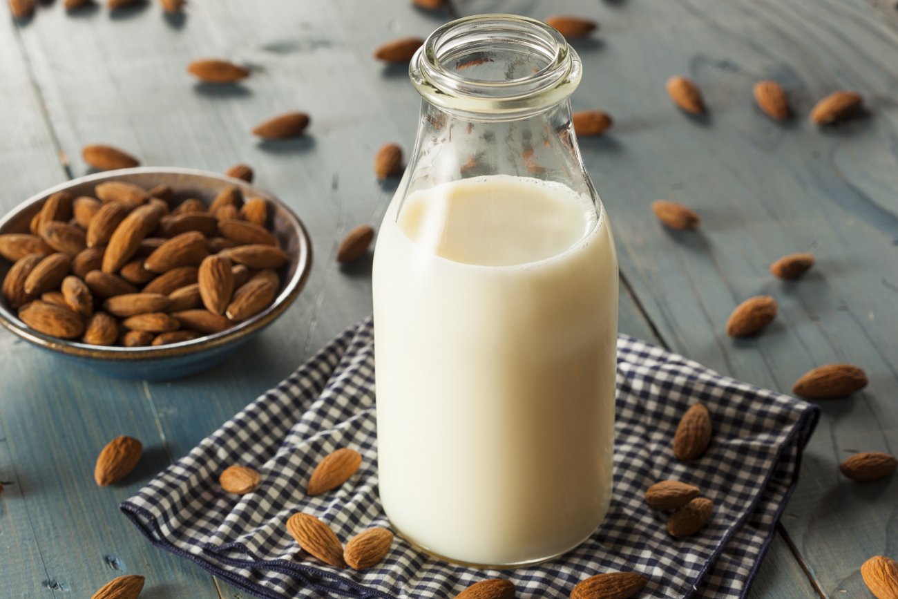 How To Make Homemade Almond Milk How To Make Homemade Almond Milk