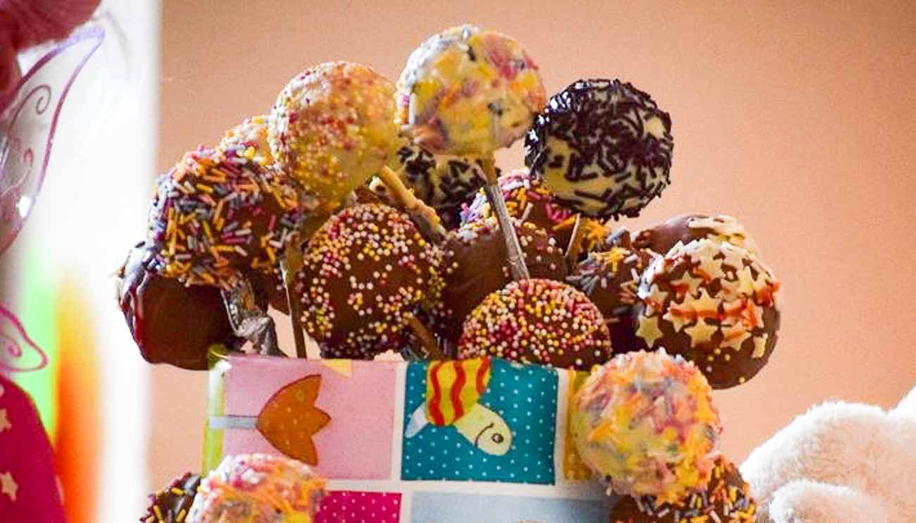 Eggless Cake Pops Recipe