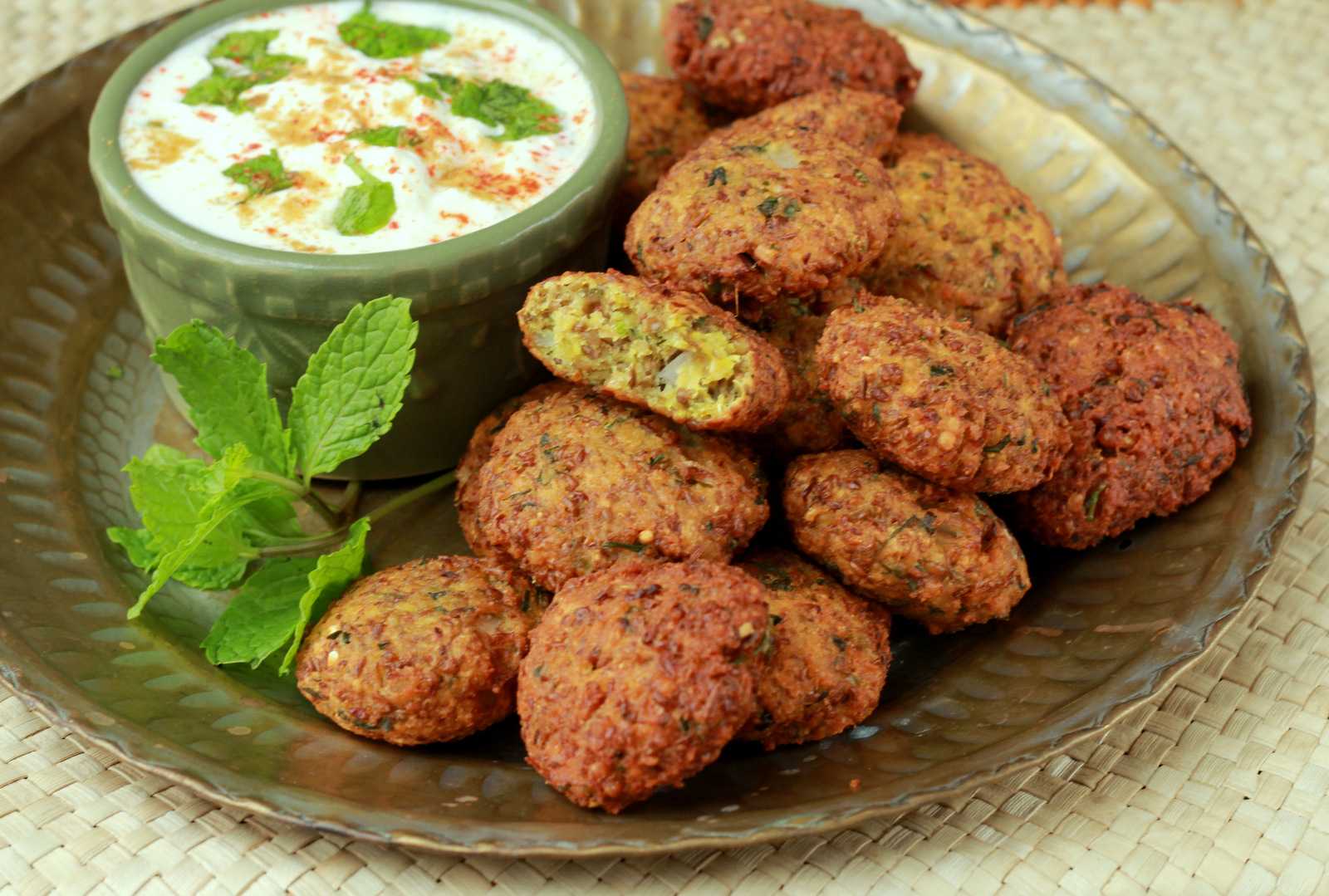 Matkiche Vade Recipe - Moth Beans Fritters 