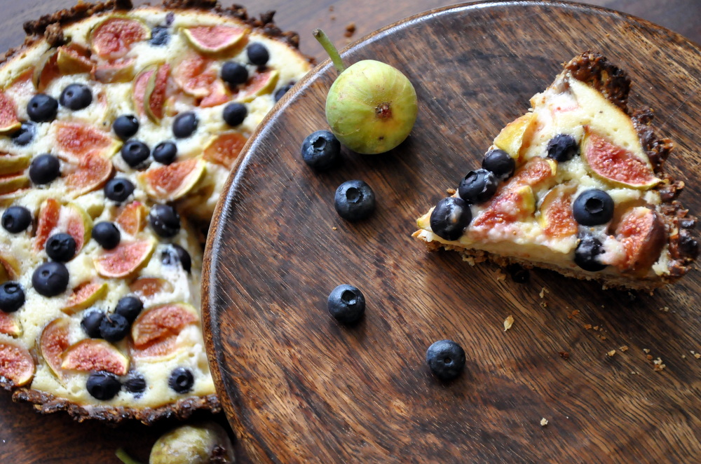 Baked Yogurt Tart Recipe with Figs & Blueberries Recipe(With Eggless Recipe Option)