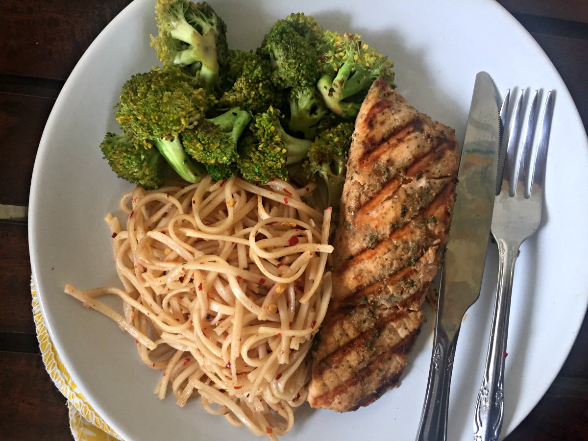 Broccoli Chilli Noodles With Grilled Salmon Recipe