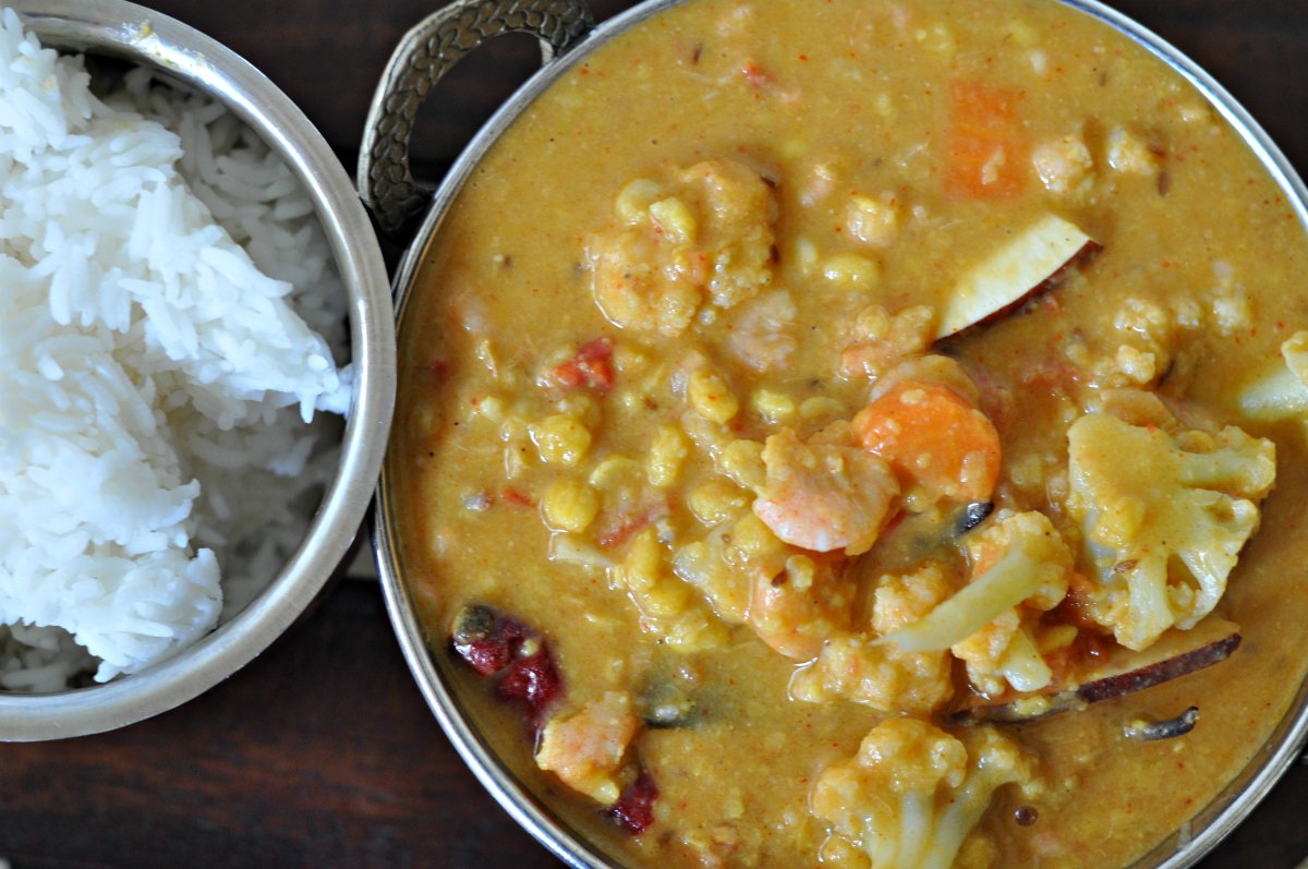 Dal Chingri (Bengali Style Channa Dal And Prawns) Recipe