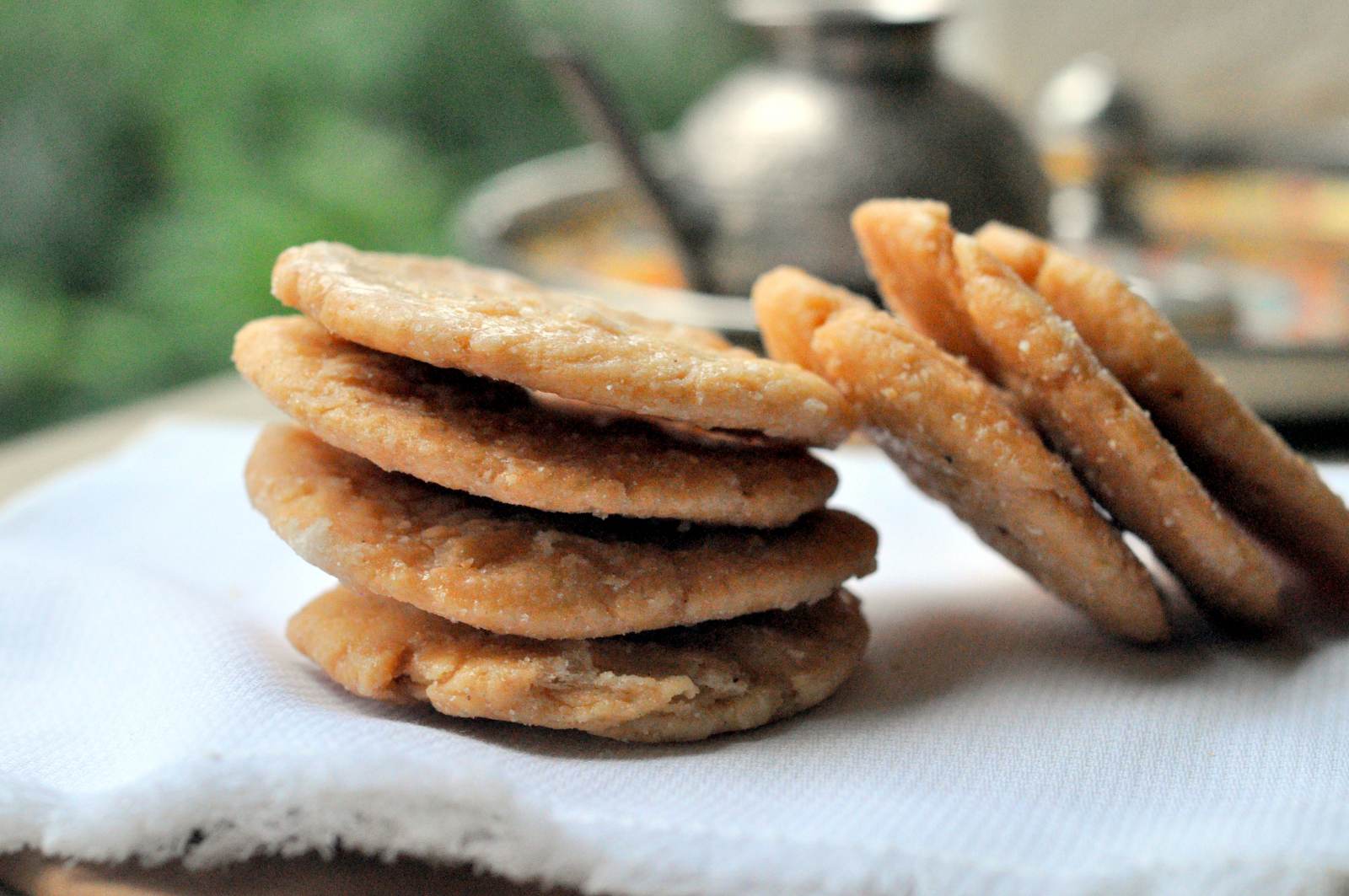 Mithi Mathri Recipe (Crispy Fried Sweet Fritters)
